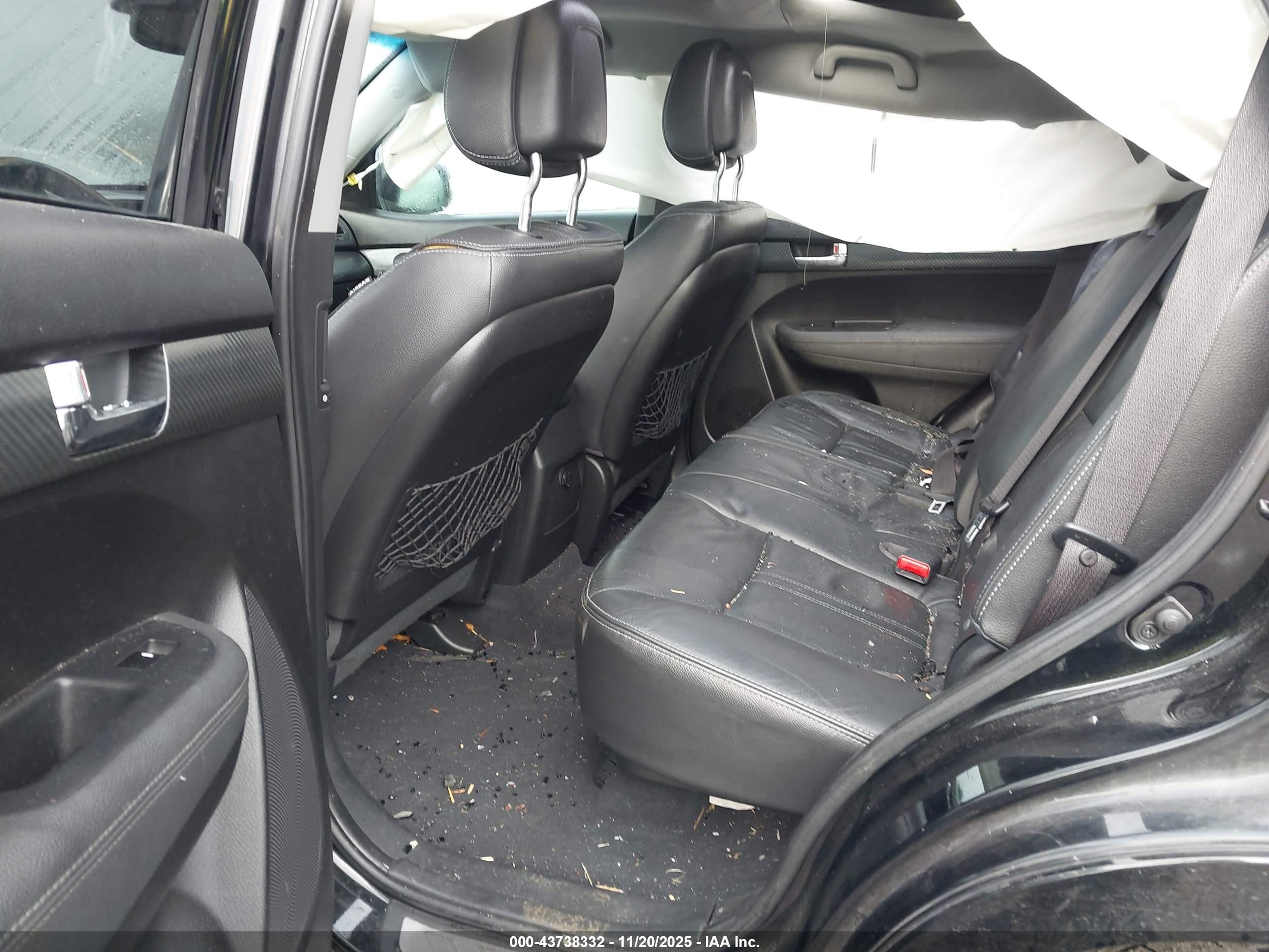 KIA SORENTO image 8