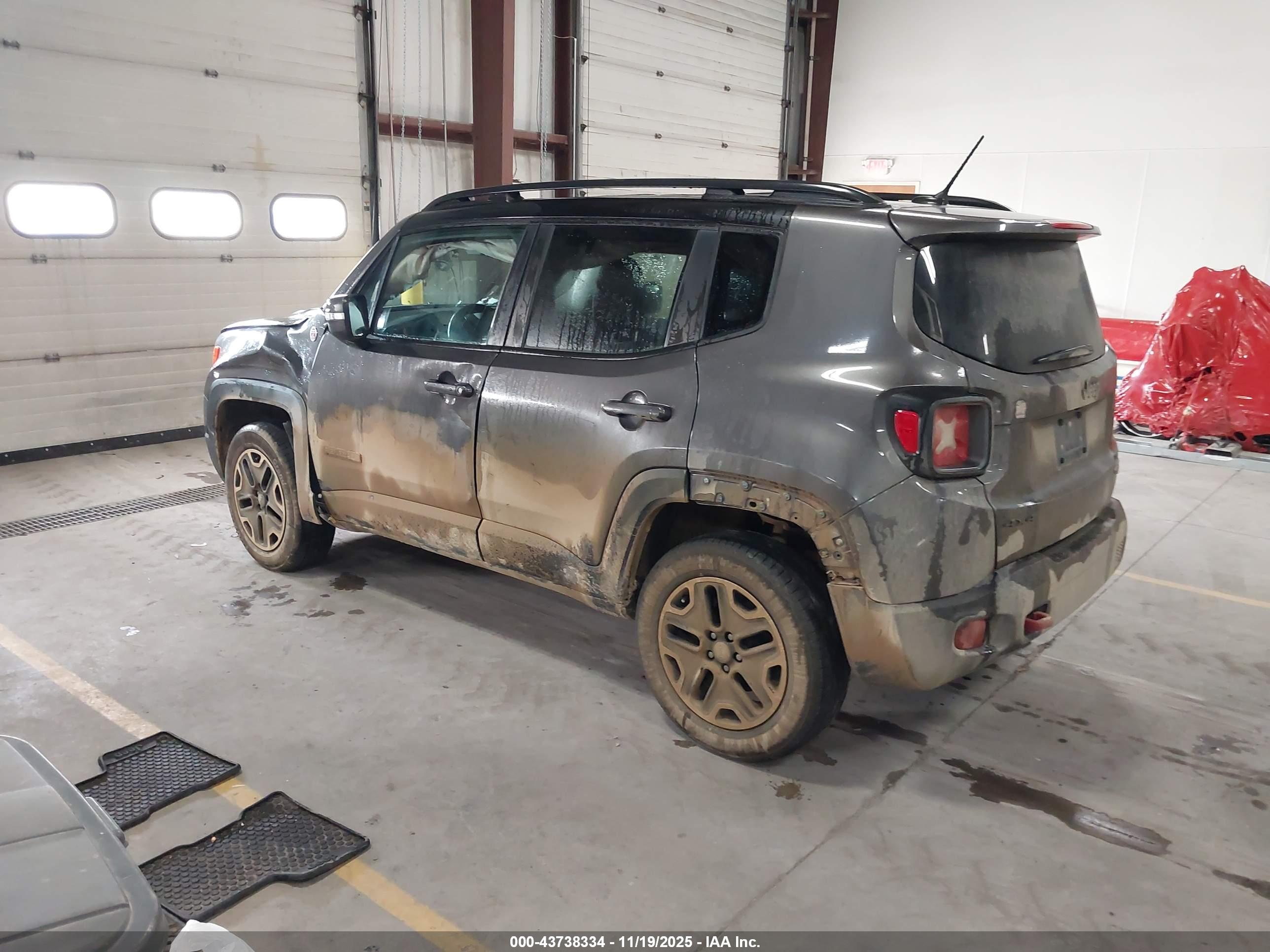 JEEP RENEGADE image 3