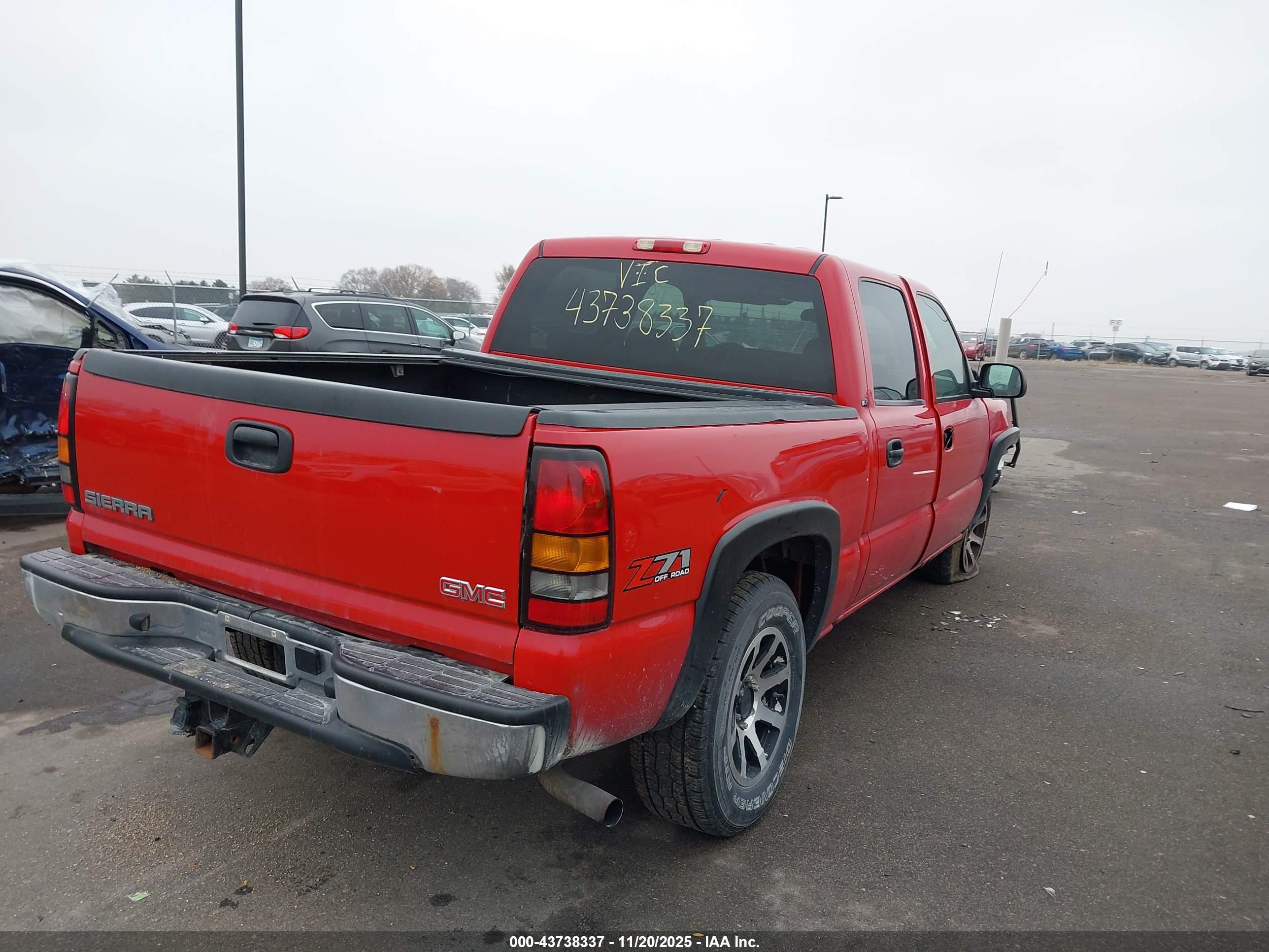 GMC SIERRA image 4