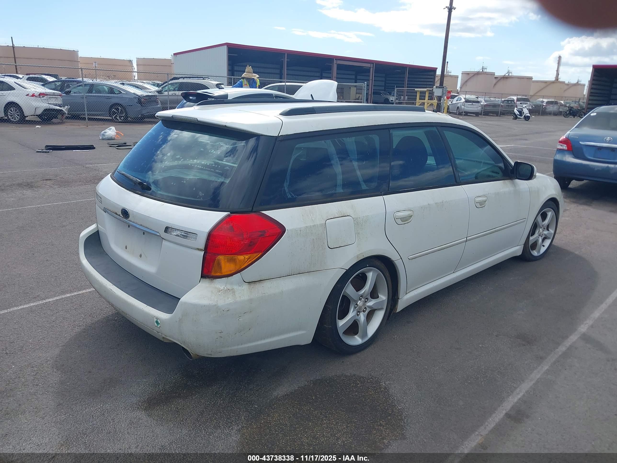 SUBARU LEGACY image 4