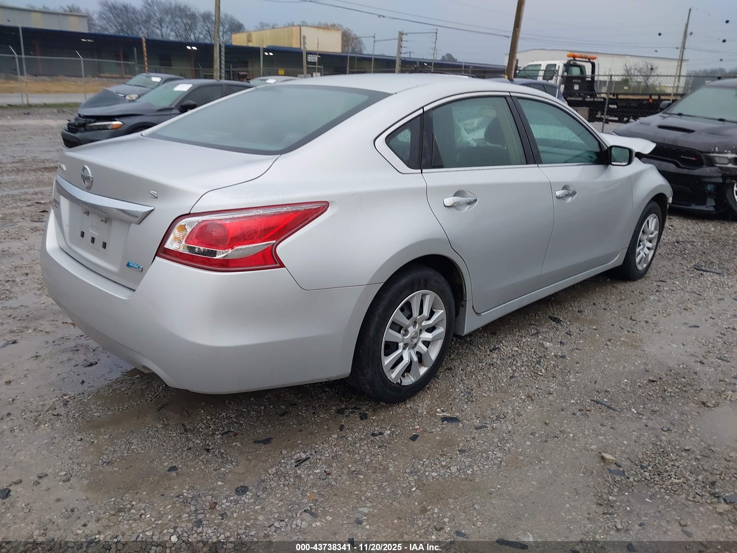NISSAN ALTIMA image 4