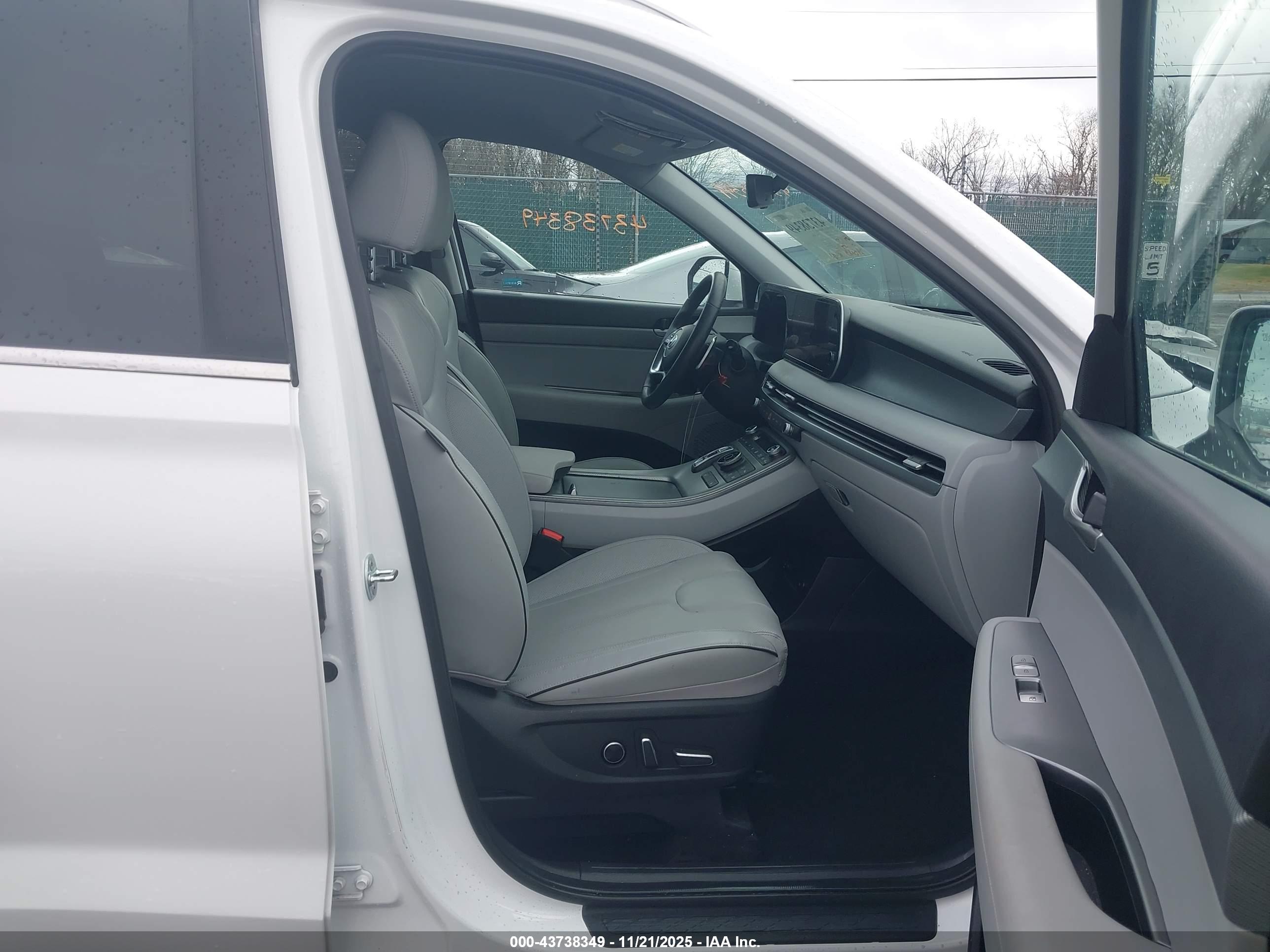 HYUNDAI PALISADE image 5