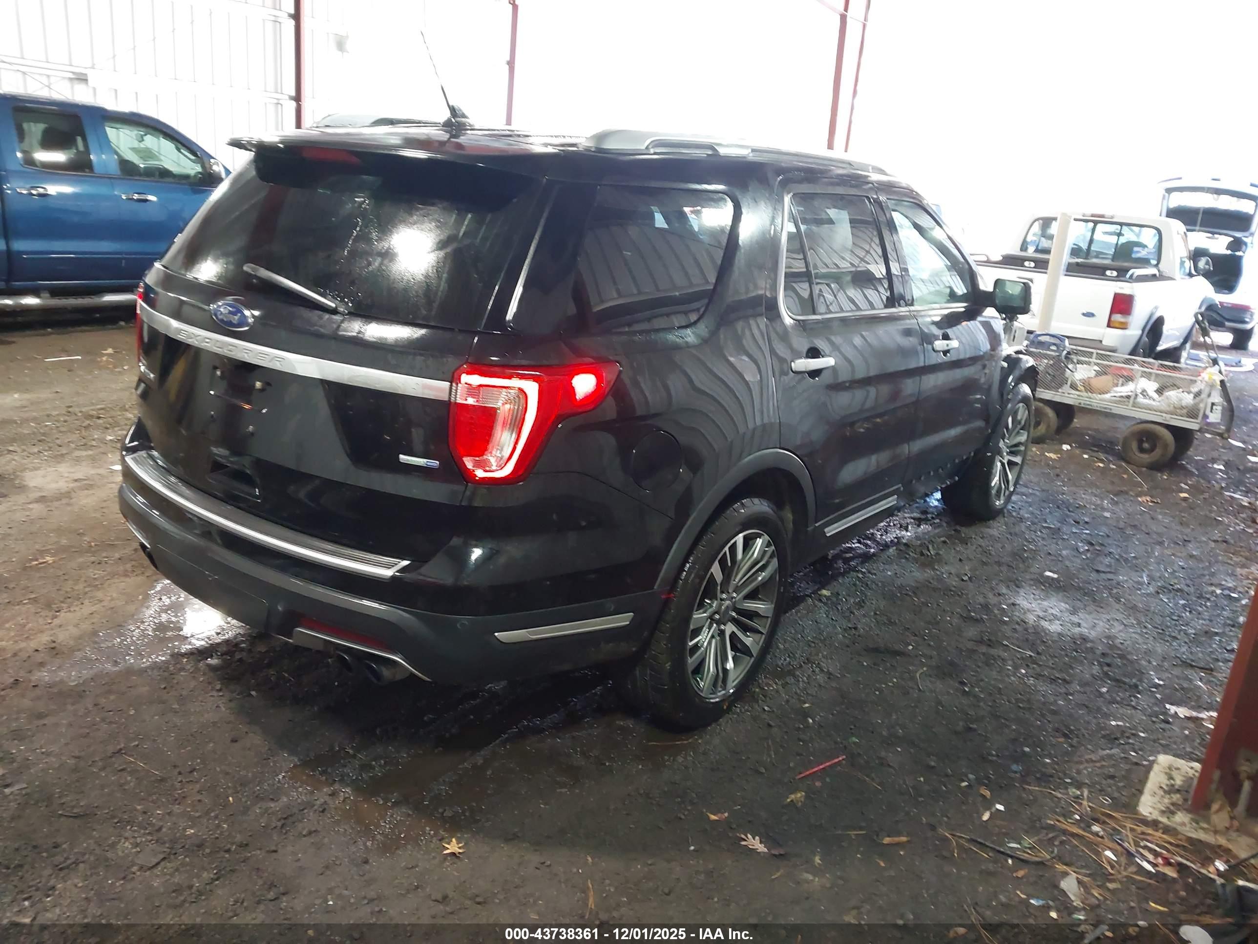 FORD EXPLORER image 4