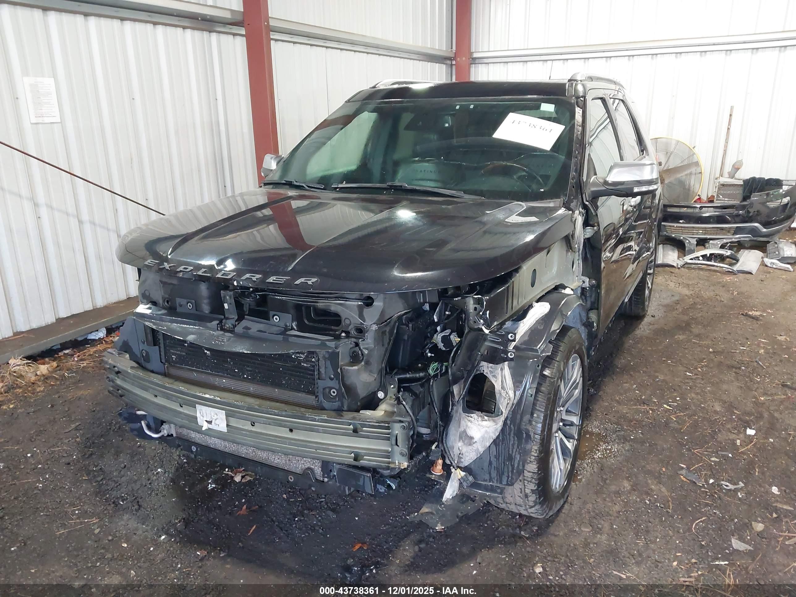 FORD EXPLORER image 6