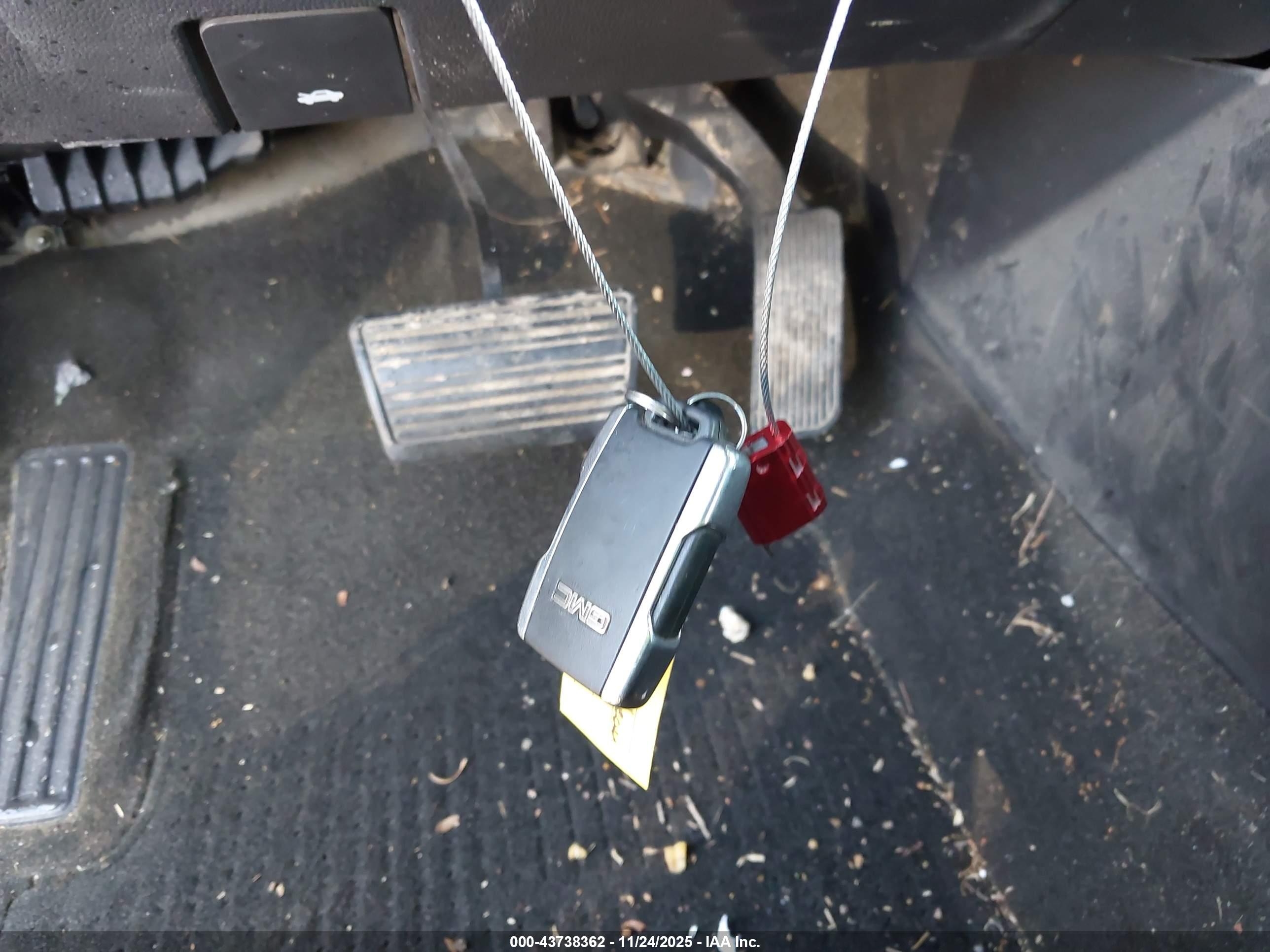GMC SIERRA image 11