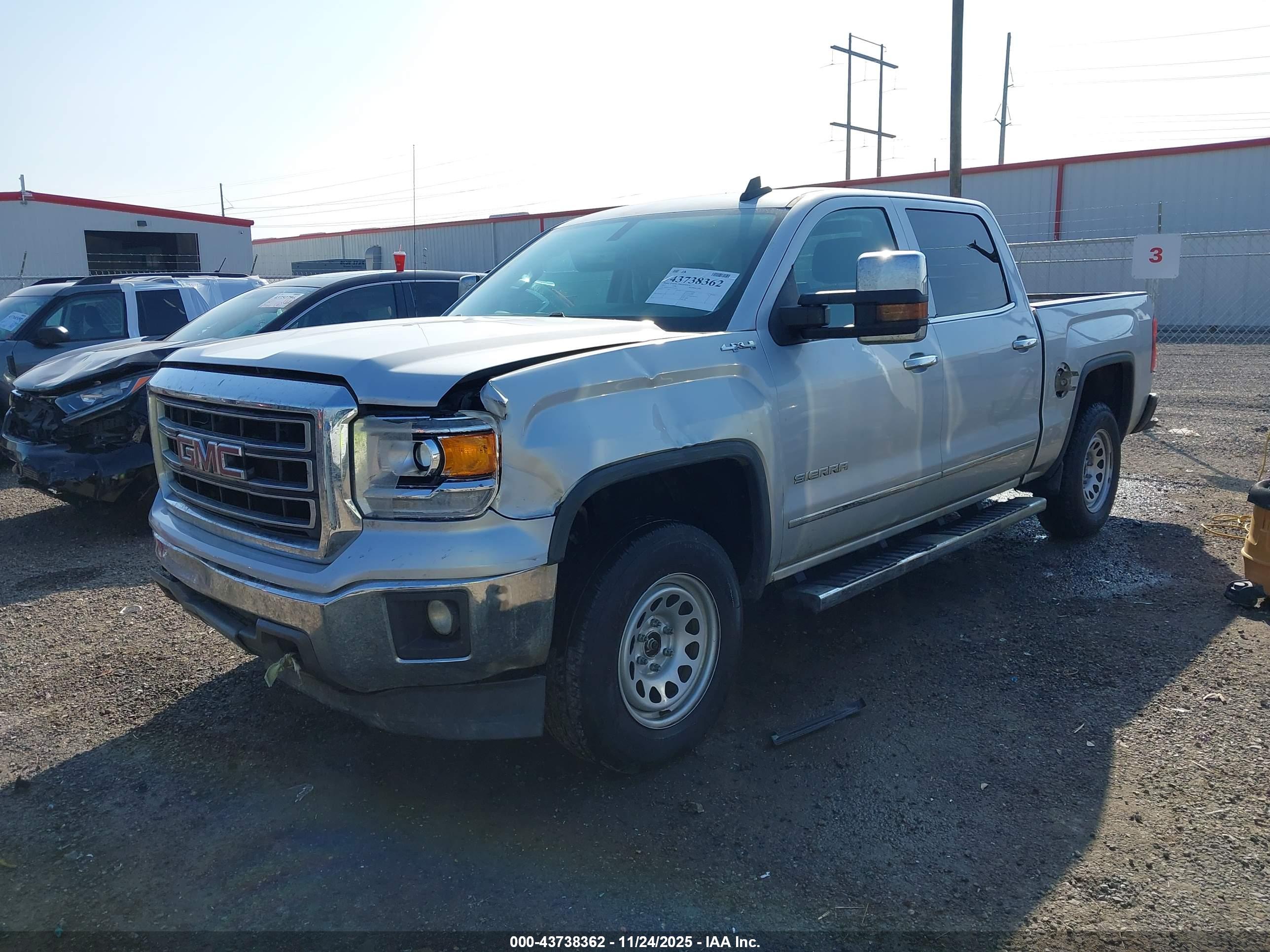 GMC SIERRA image 2