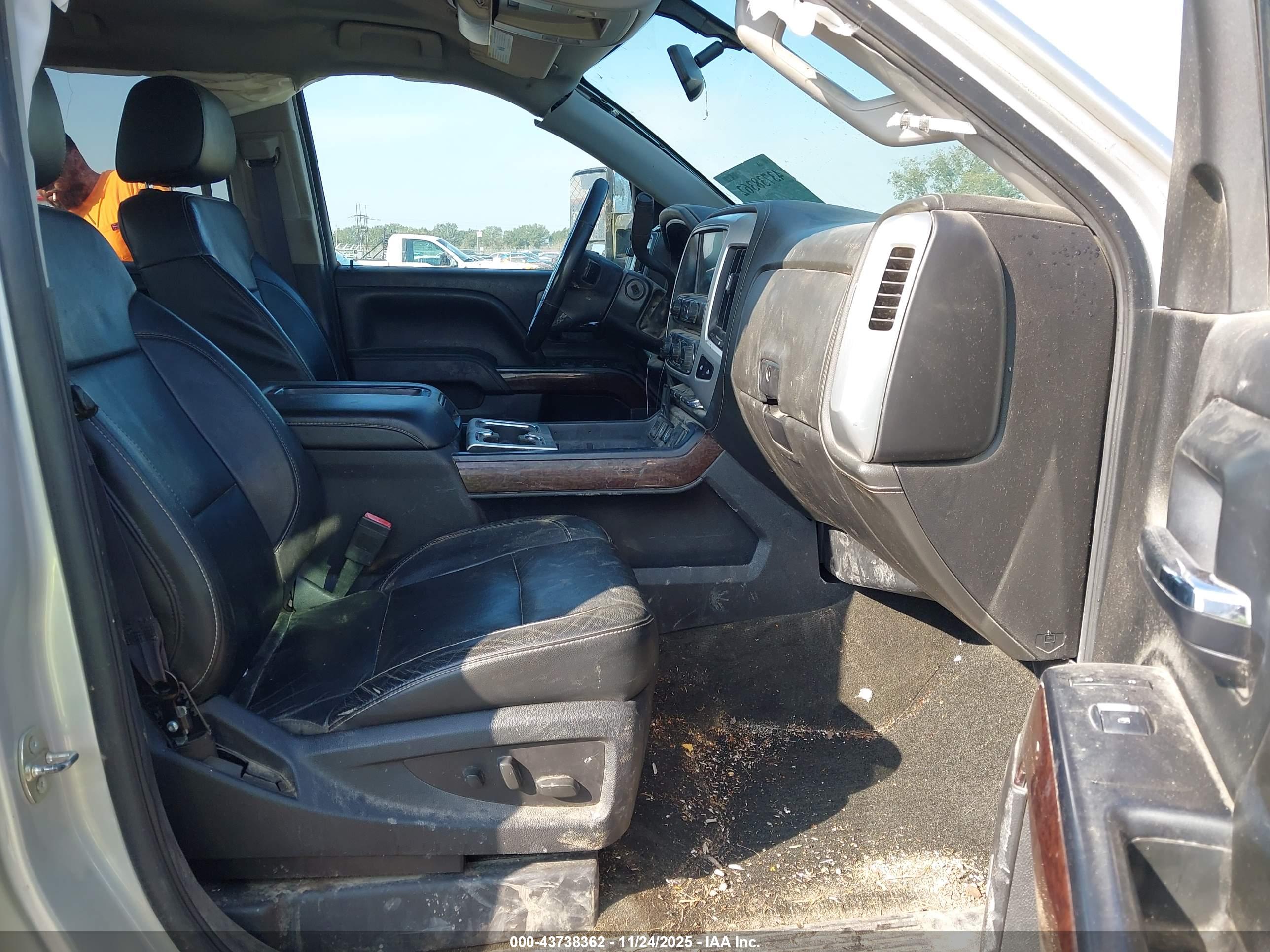 GMC SIERRA image 5