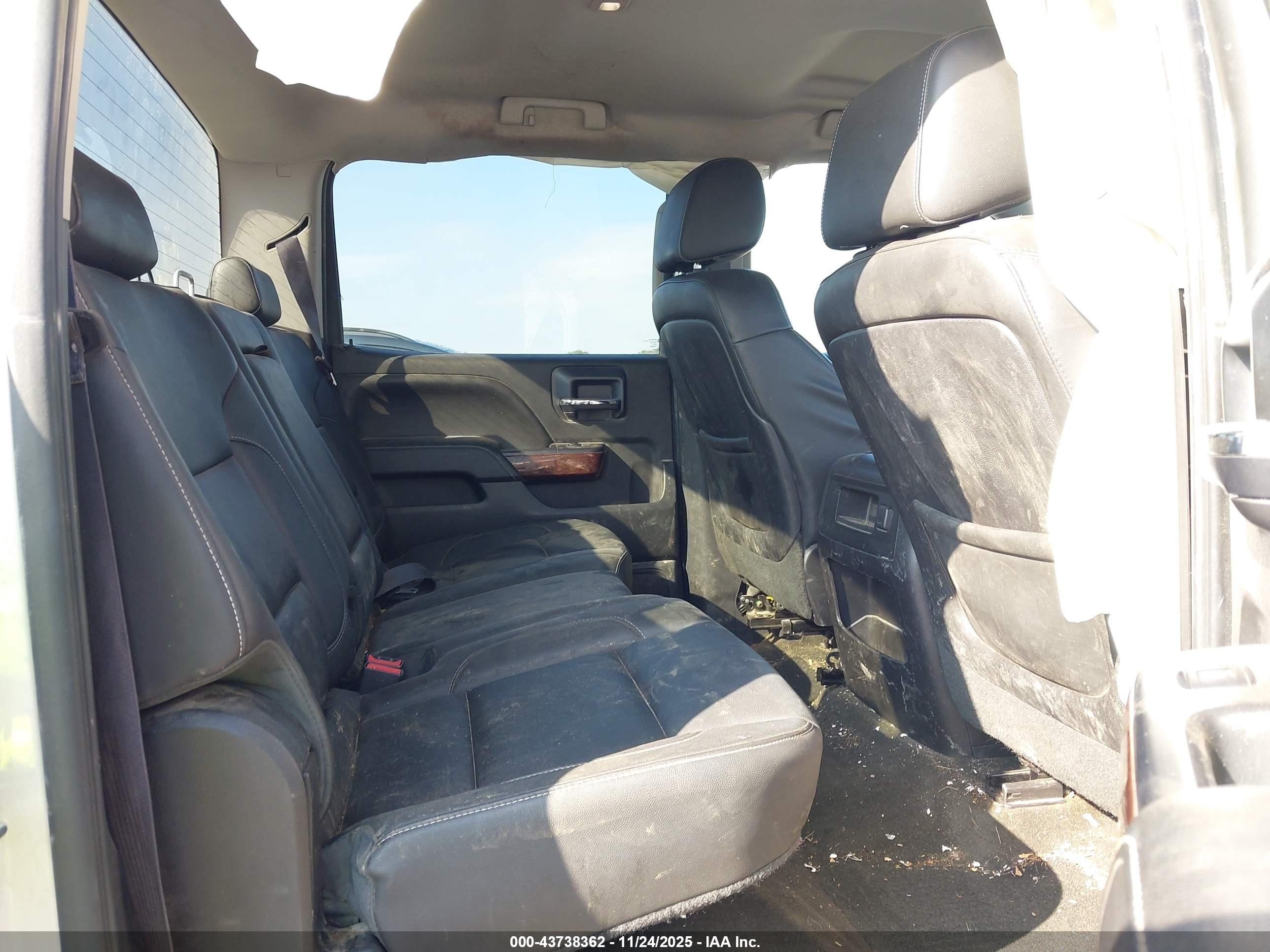 GMC SIERRA image 8