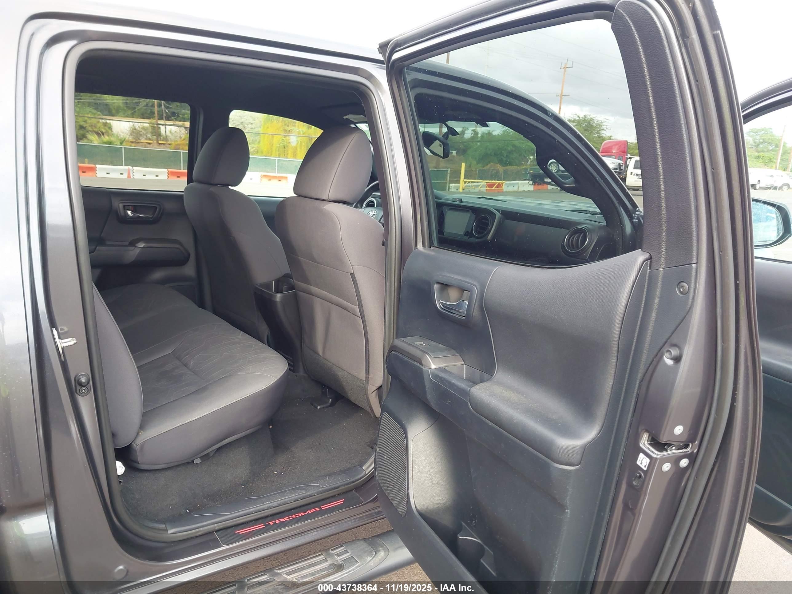 TOYOTA TACOMA image 8