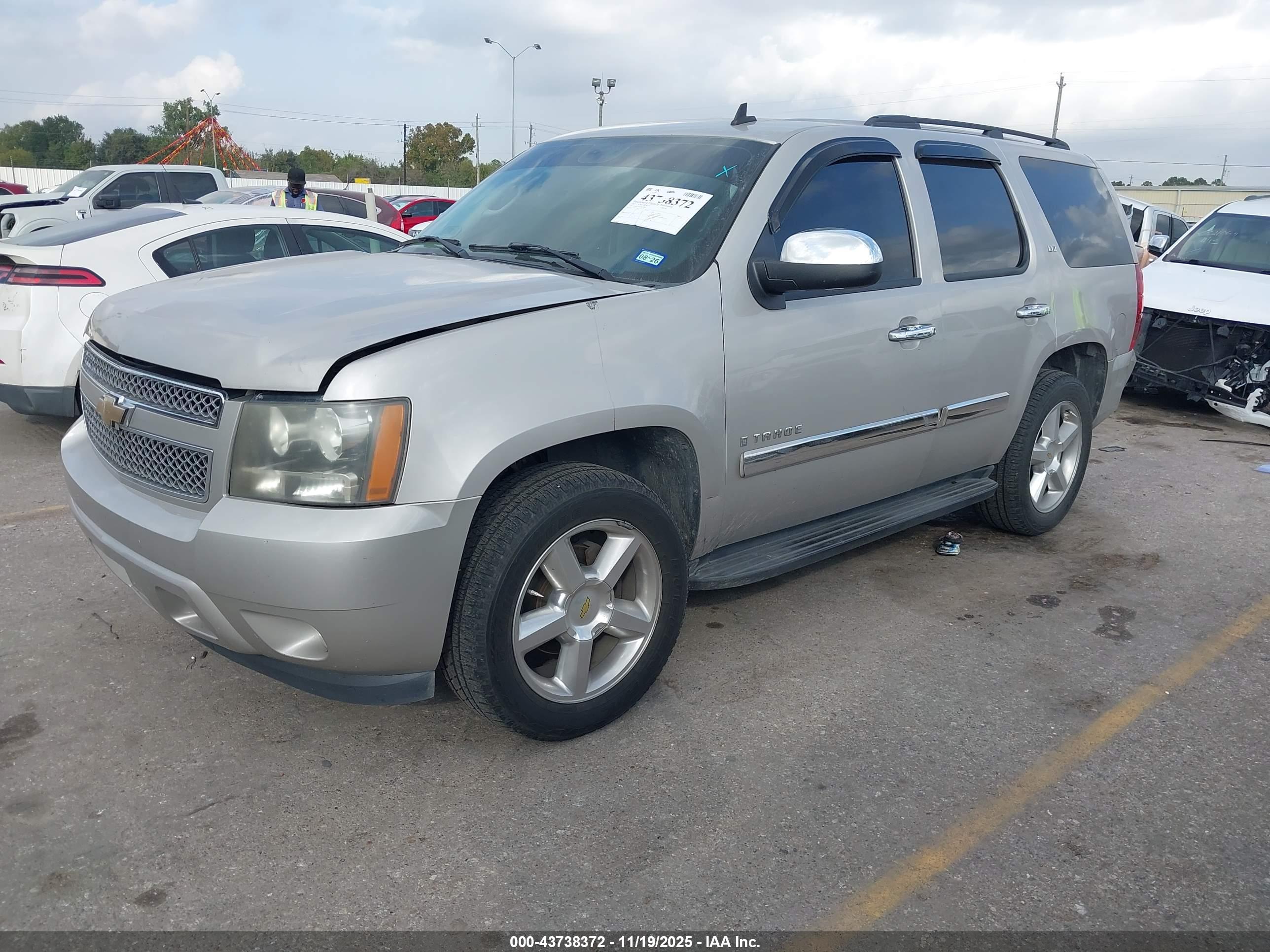 CHEVROLET TAHOE image 2