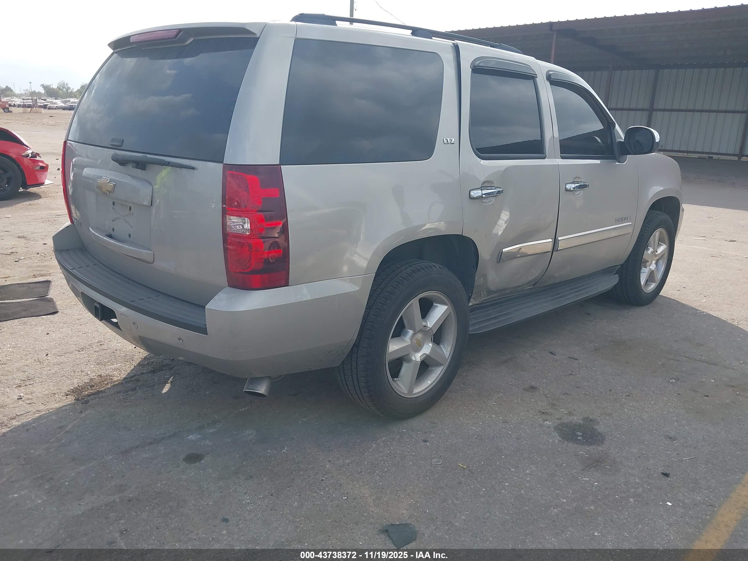 CHEVROLET TAHOE image 4