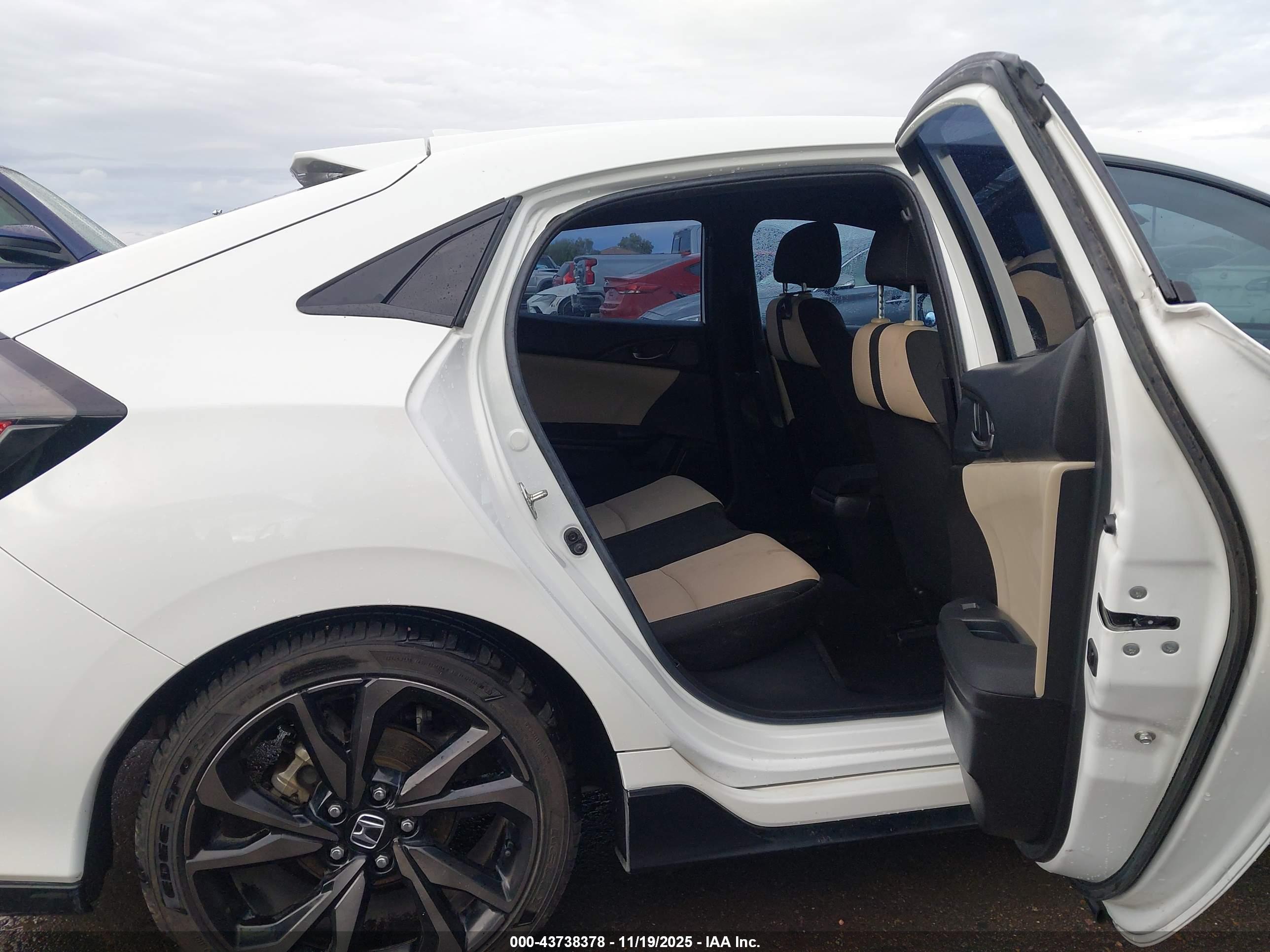 HONDA CIVIC image 8