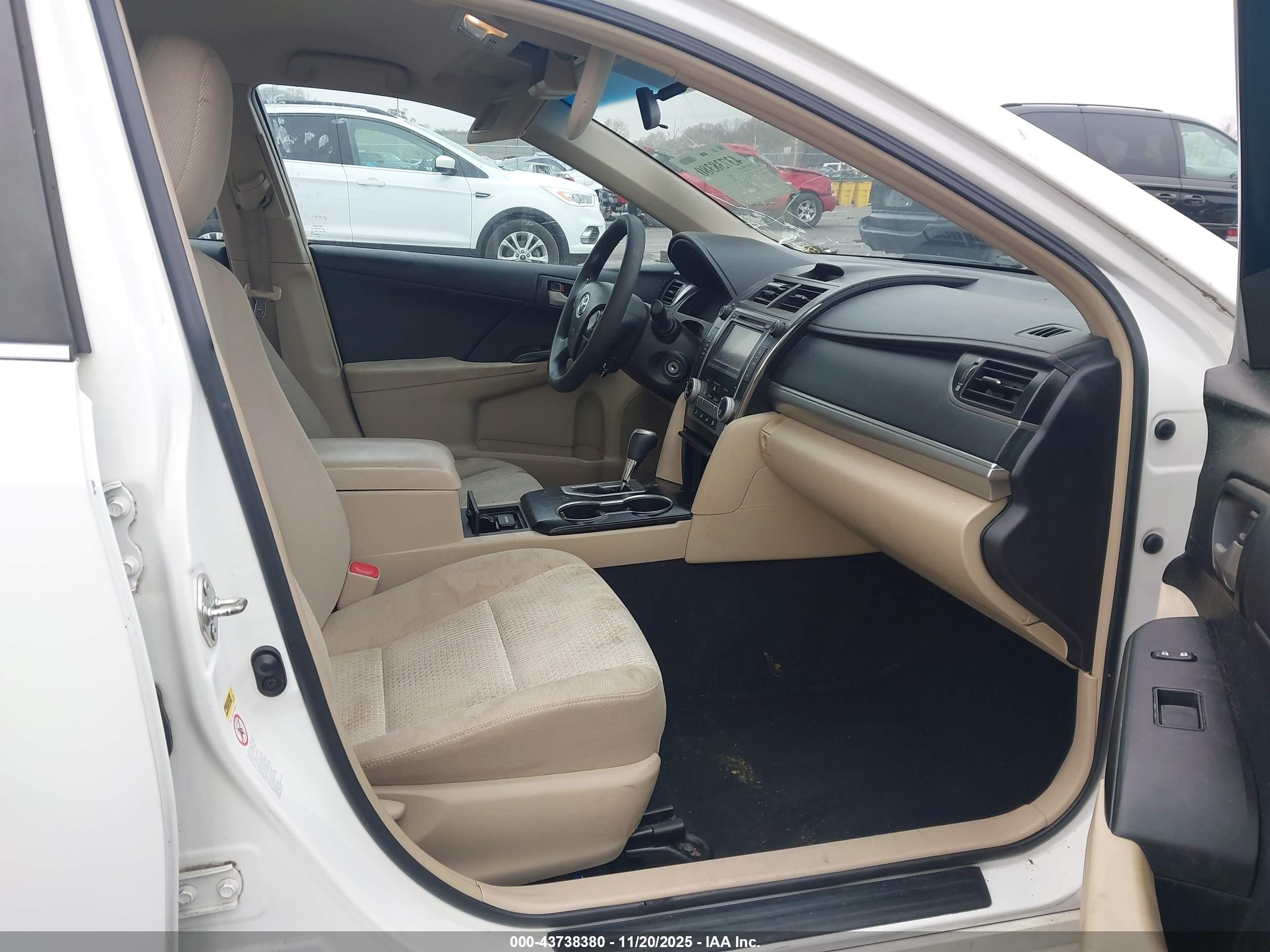 TOYOTA CAMRY image 5