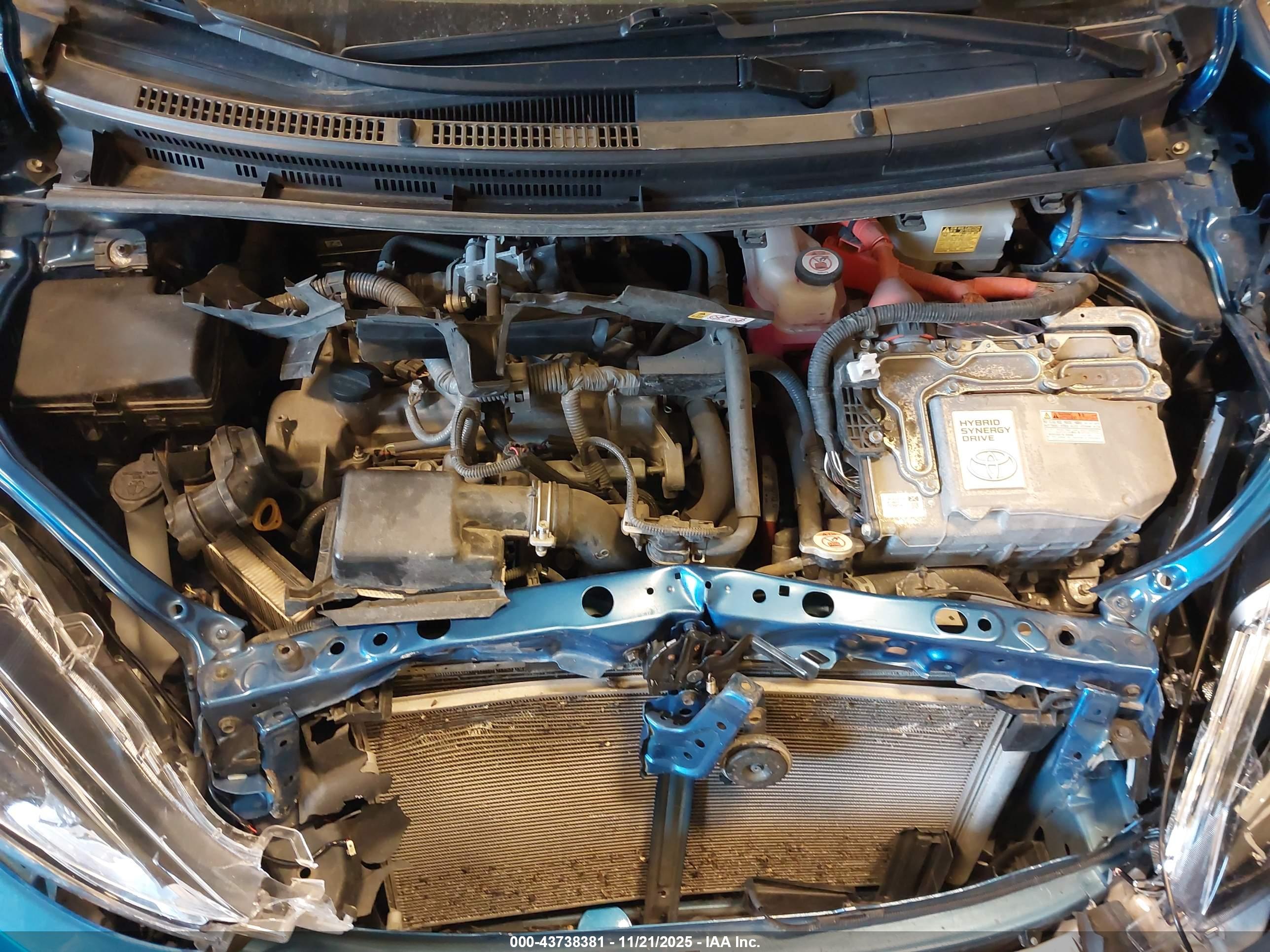 TOYOTA PRIUS image 10