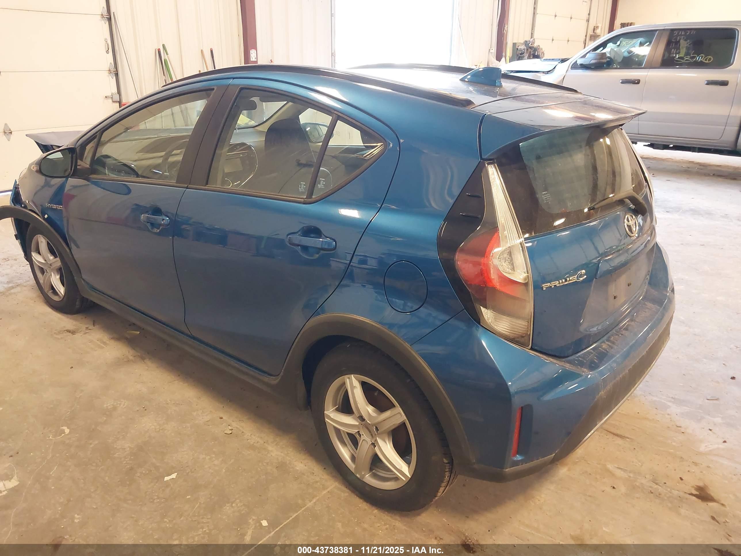 TOYOTA PRIUS image 3