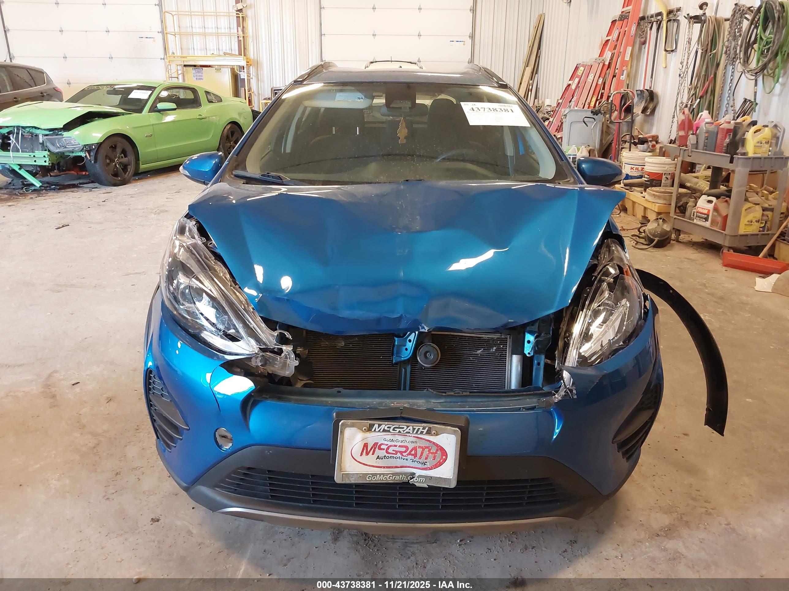 TOYOTA PRIUS image 6