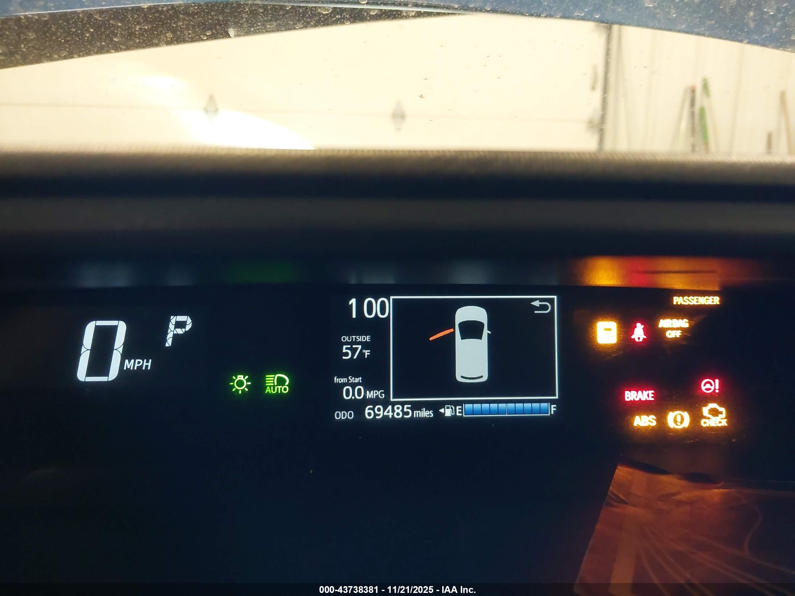 TOYOTA PRIUS image 7