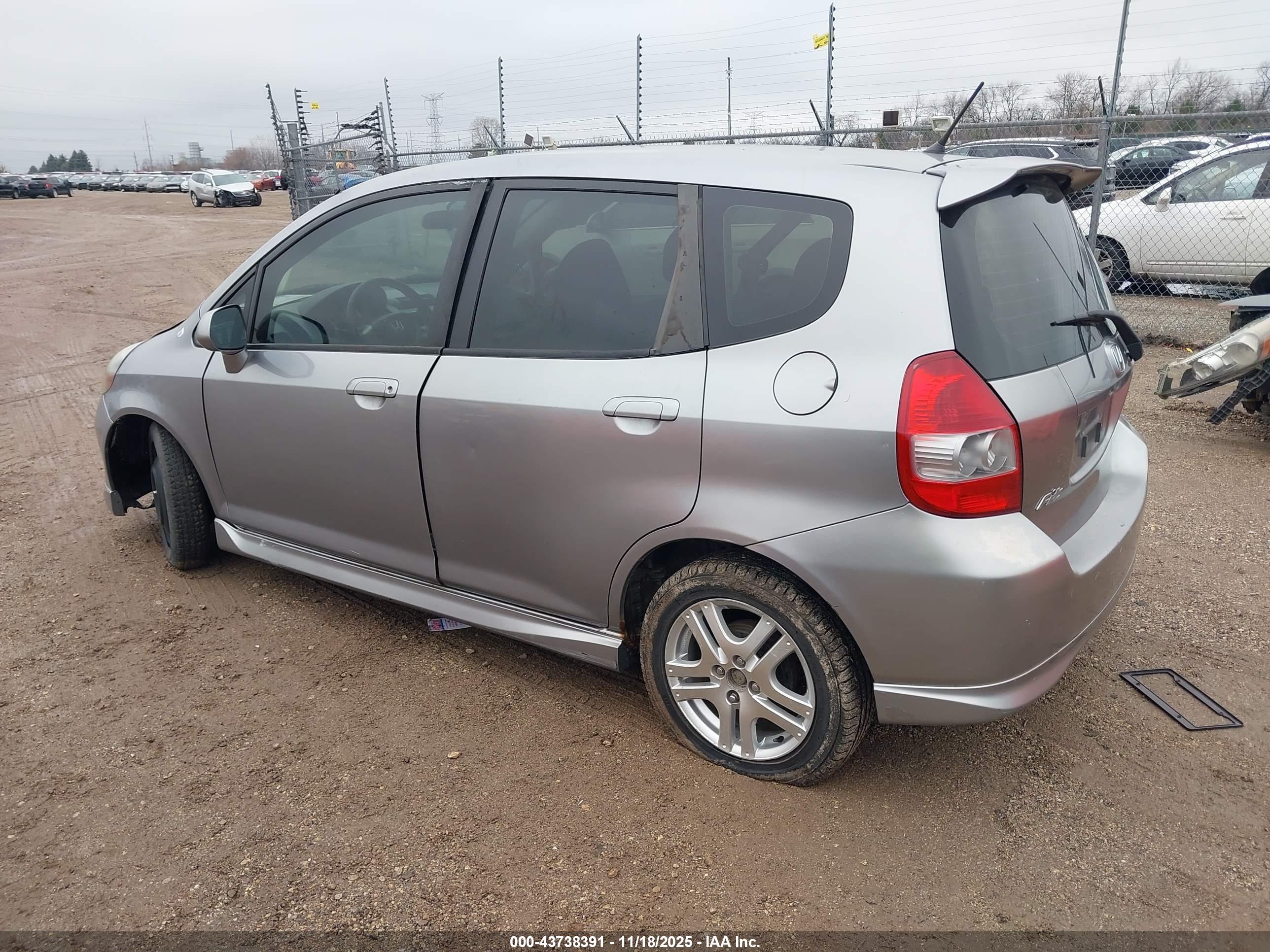 HONDA FIT image 3