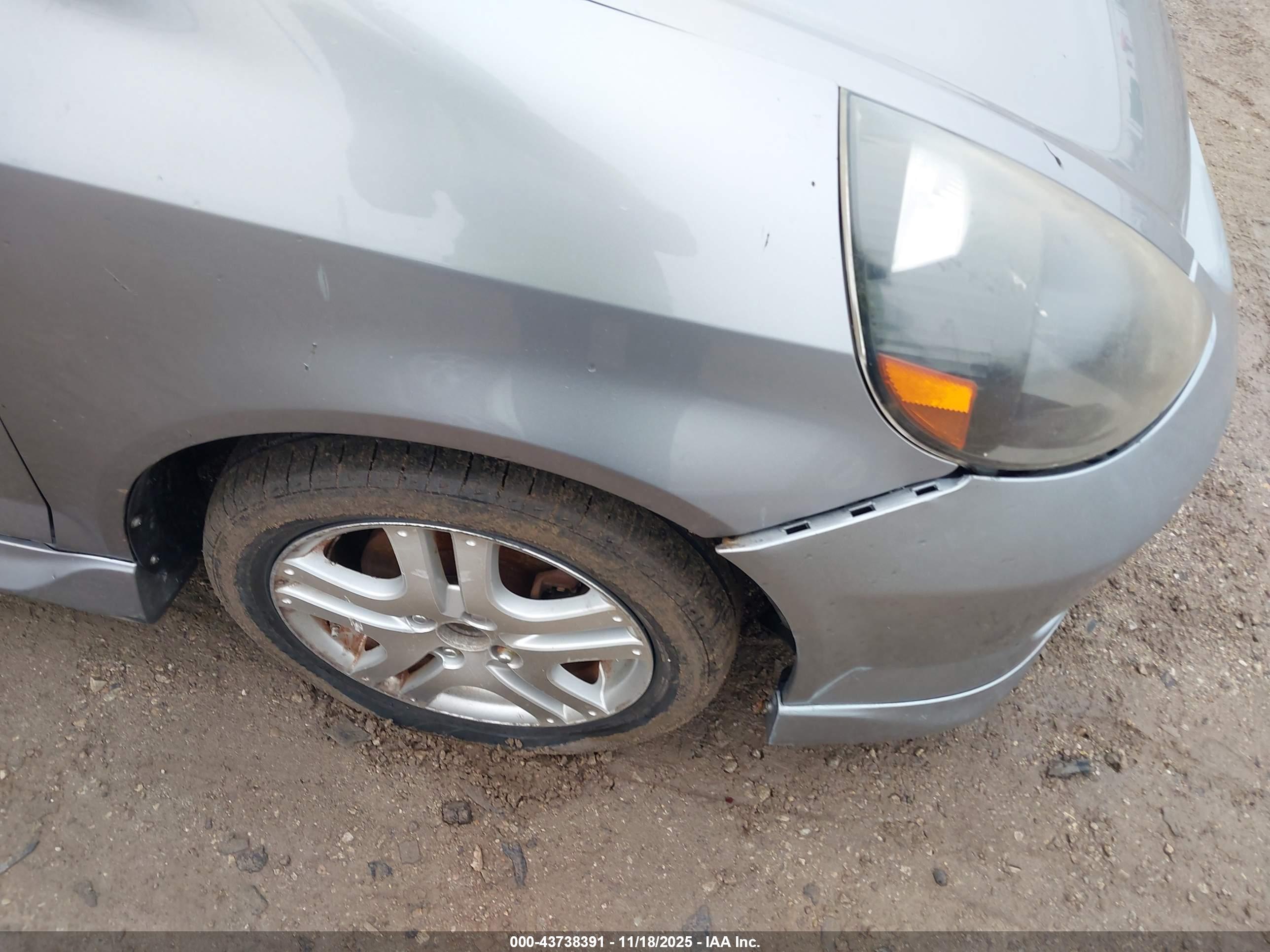 HONDA FIT image 6