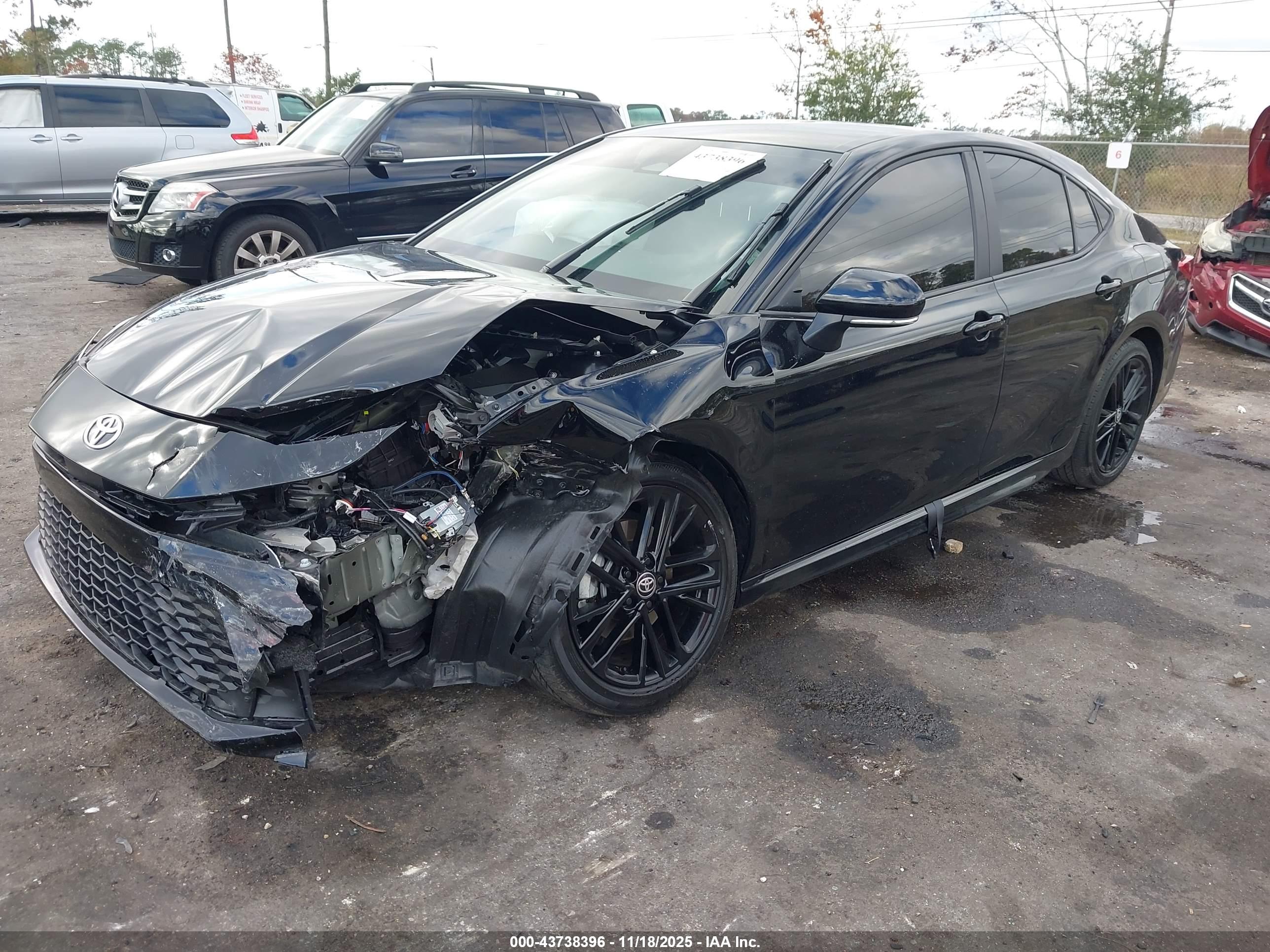 TOYOTA CAMRY image 2
