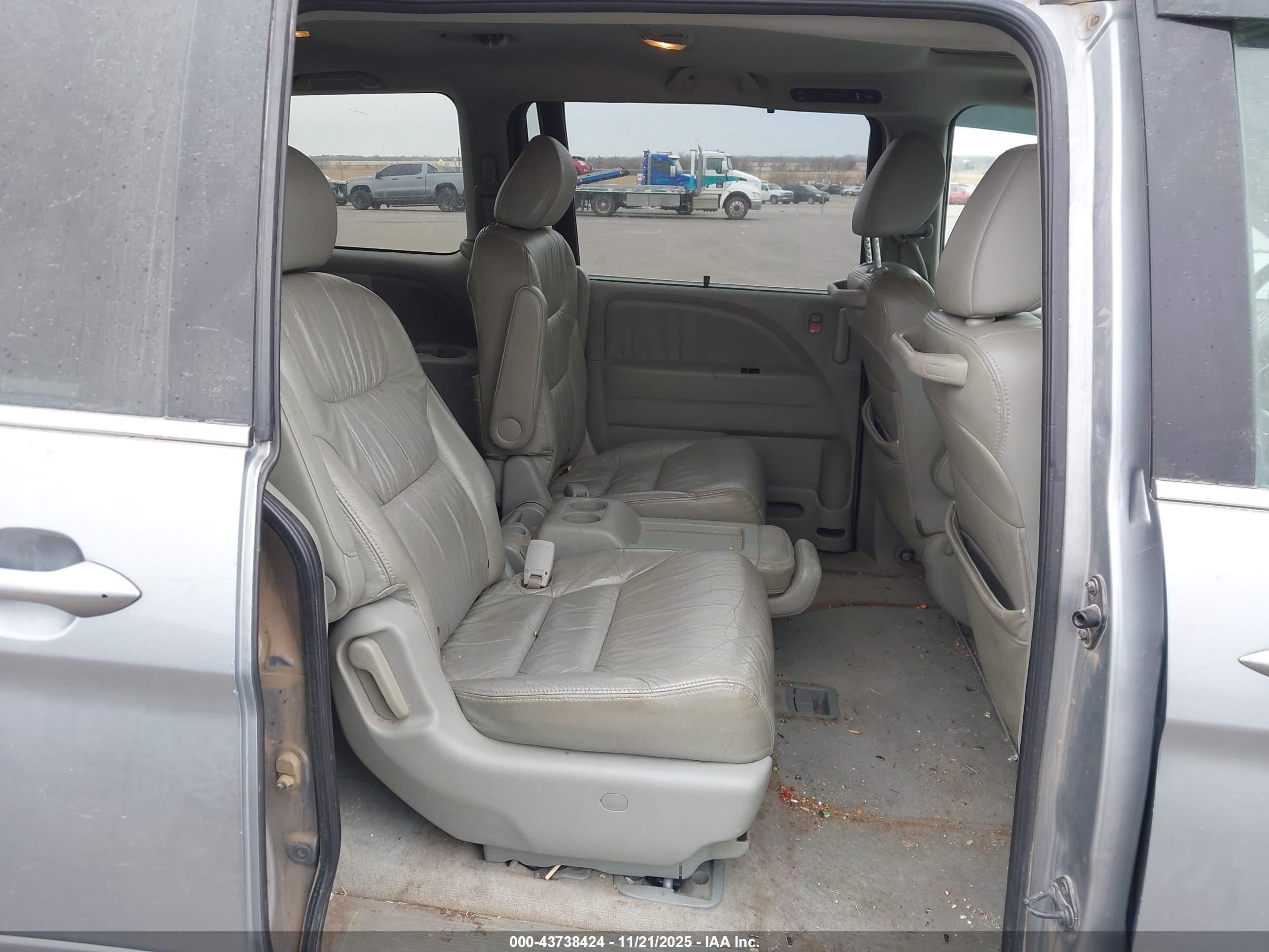 HONDA ODYSSEY image 8