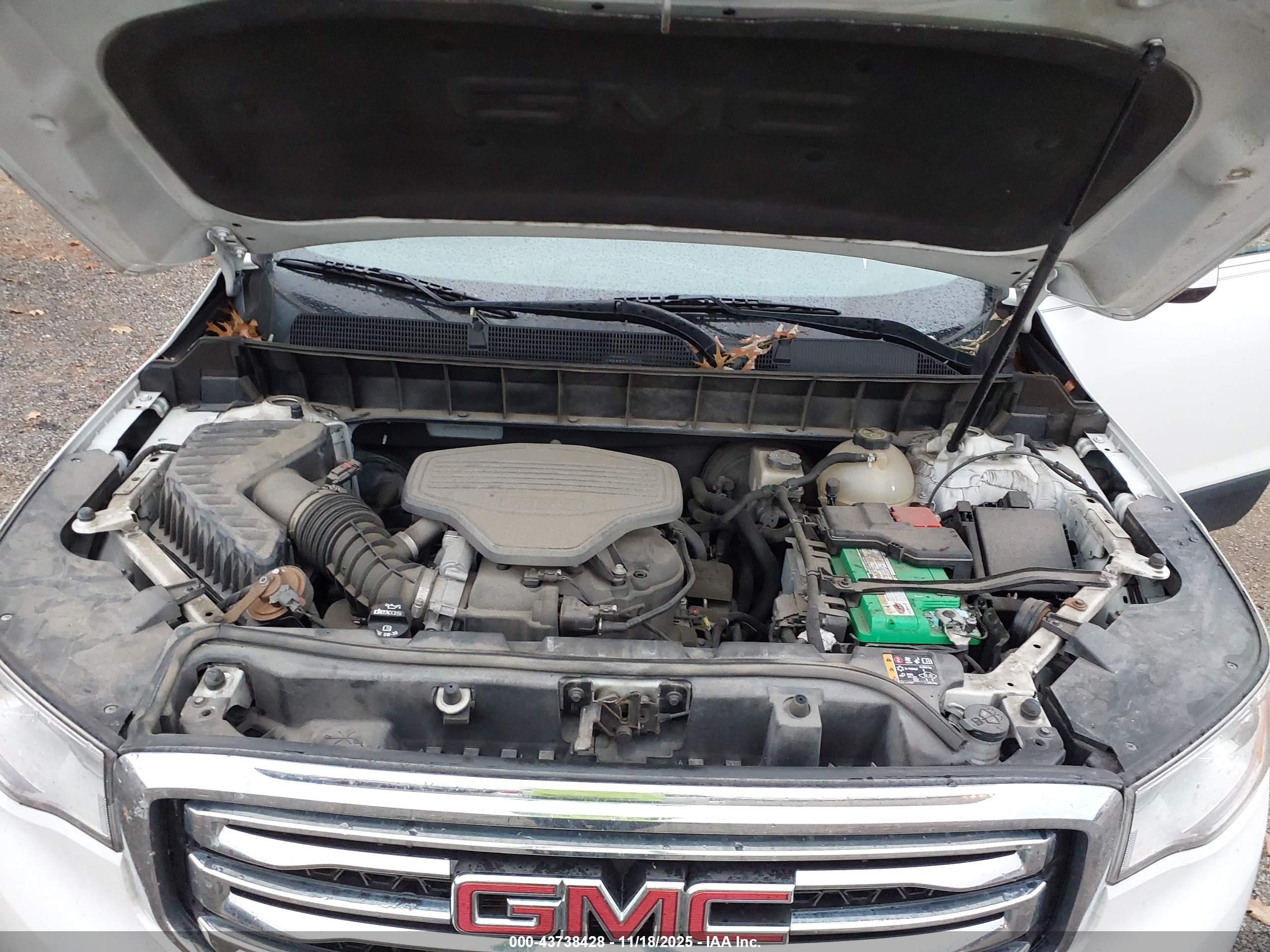 GMC ACADIA image 10
