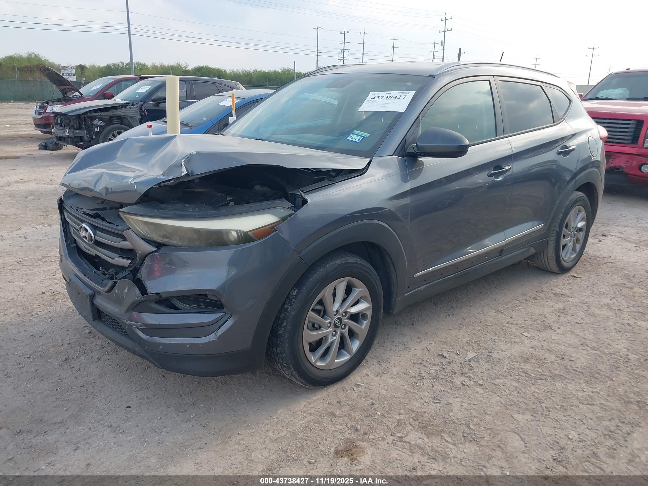 HYUNDAI TUCSON image 2