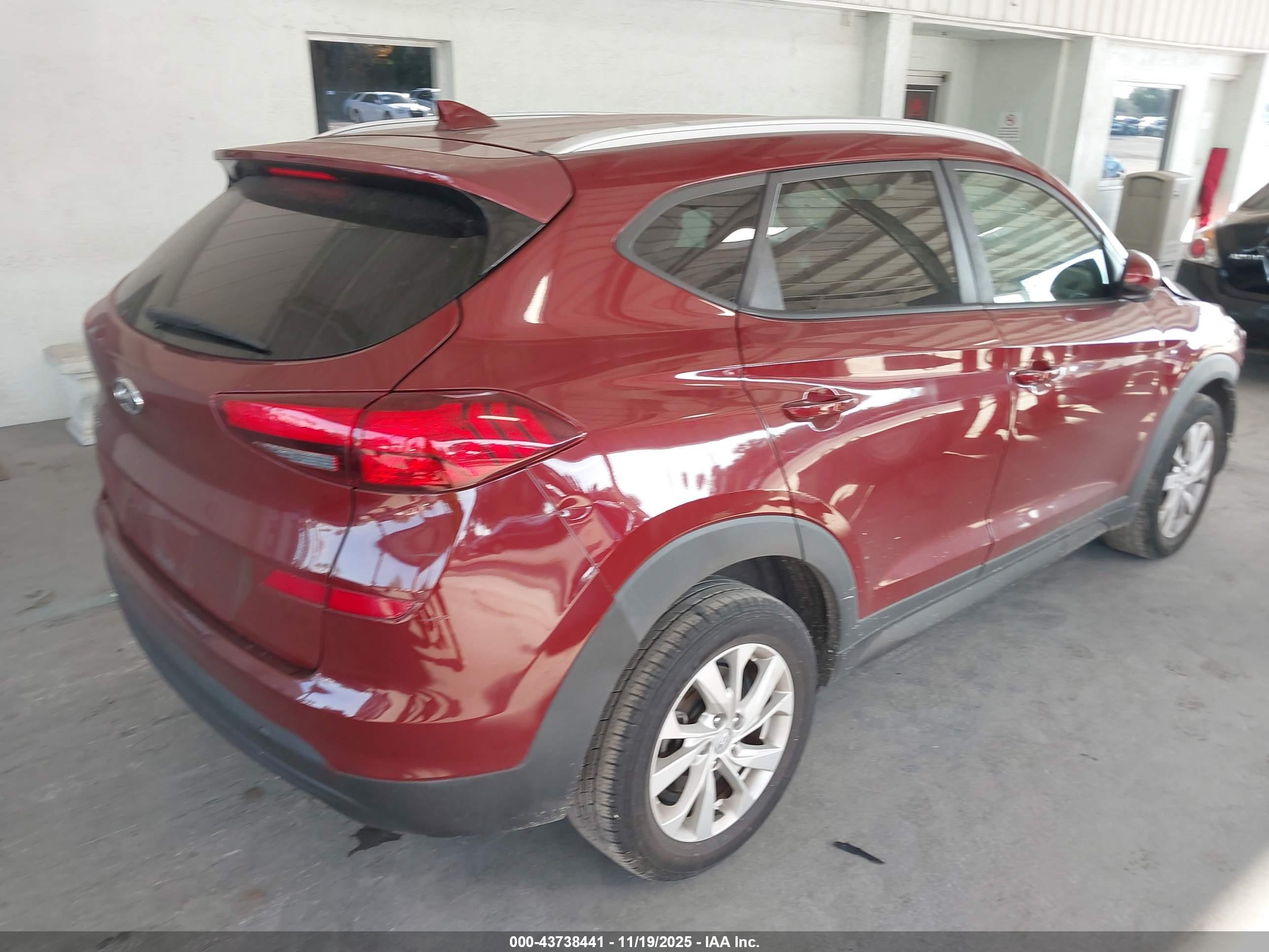HYUNDAI TUCSON image 4