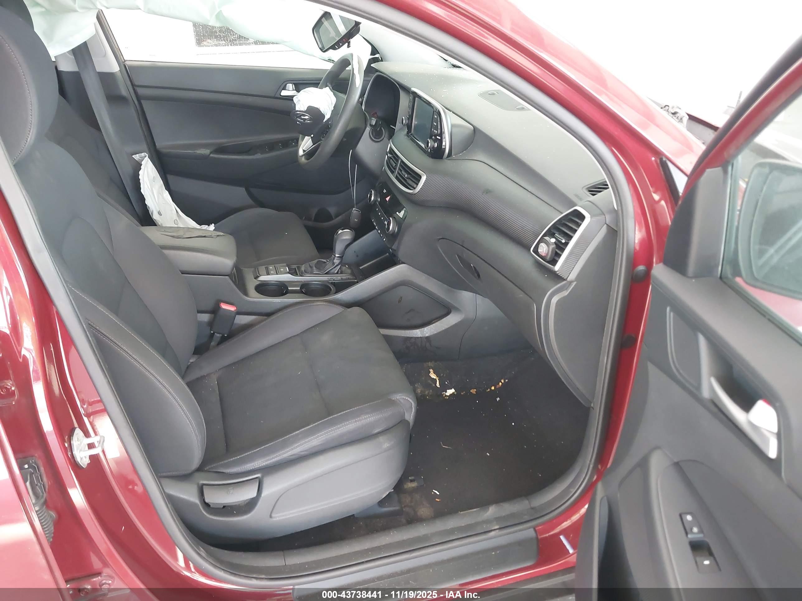 HYUNDAI TUCSON image 5