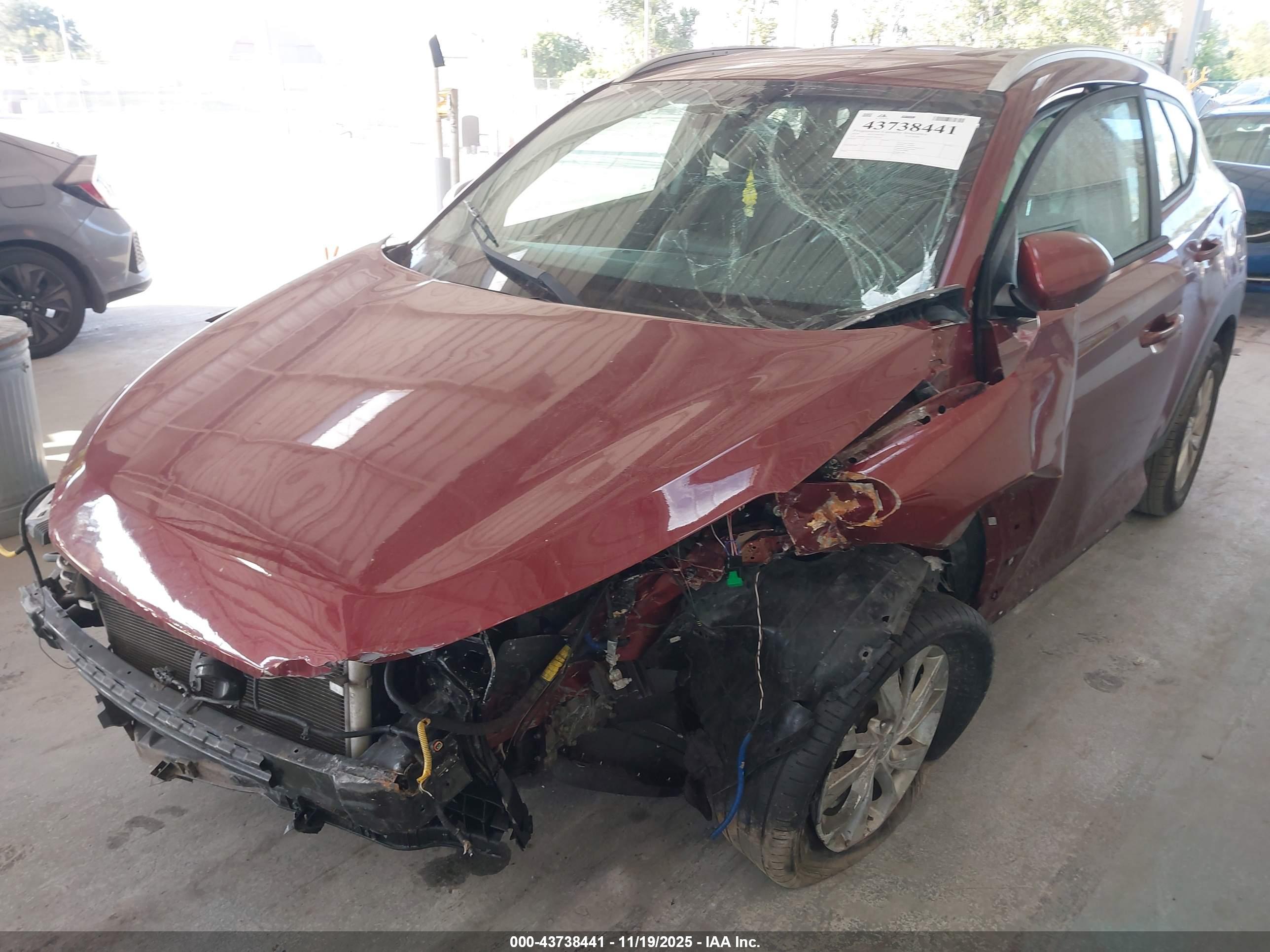 HYUNDAI TUCSON image 6