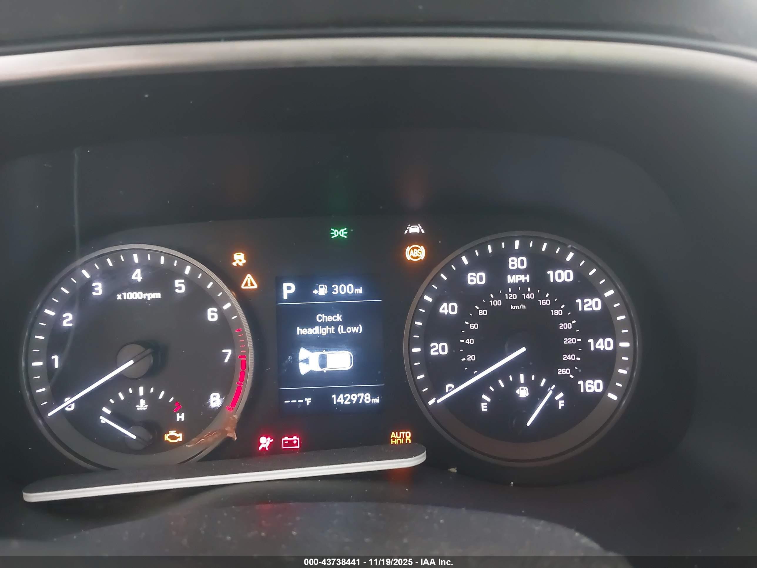 HYUNDAI TUCSON image 7