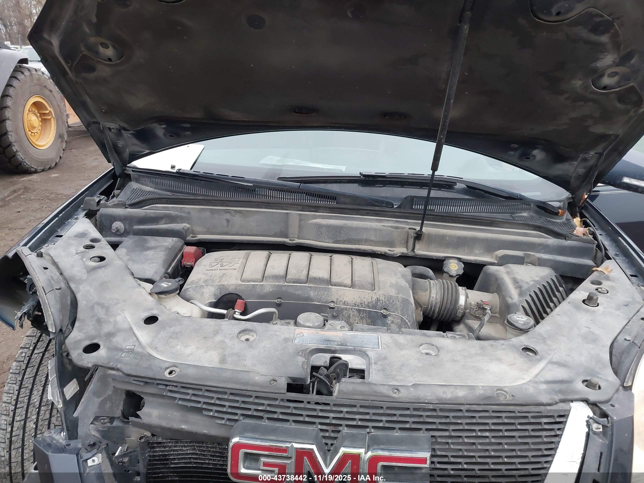 GMC ACADIA image 10