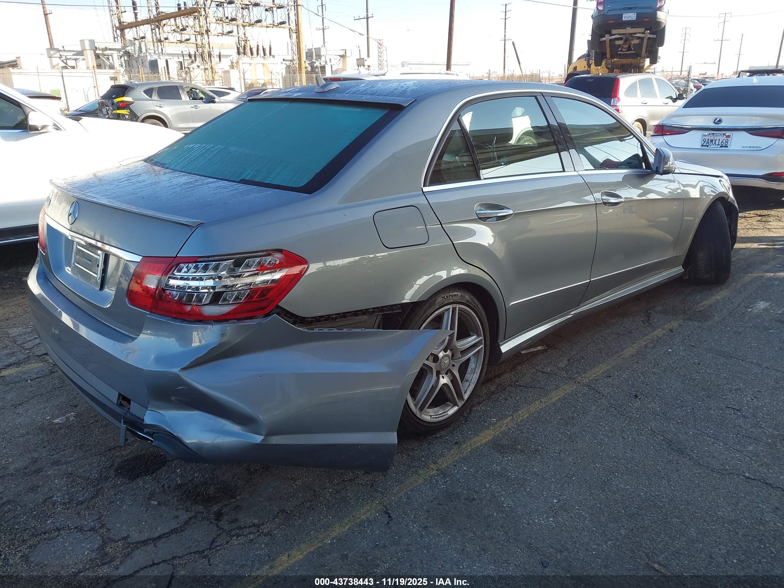 MERCEDES-BENZ E image 4