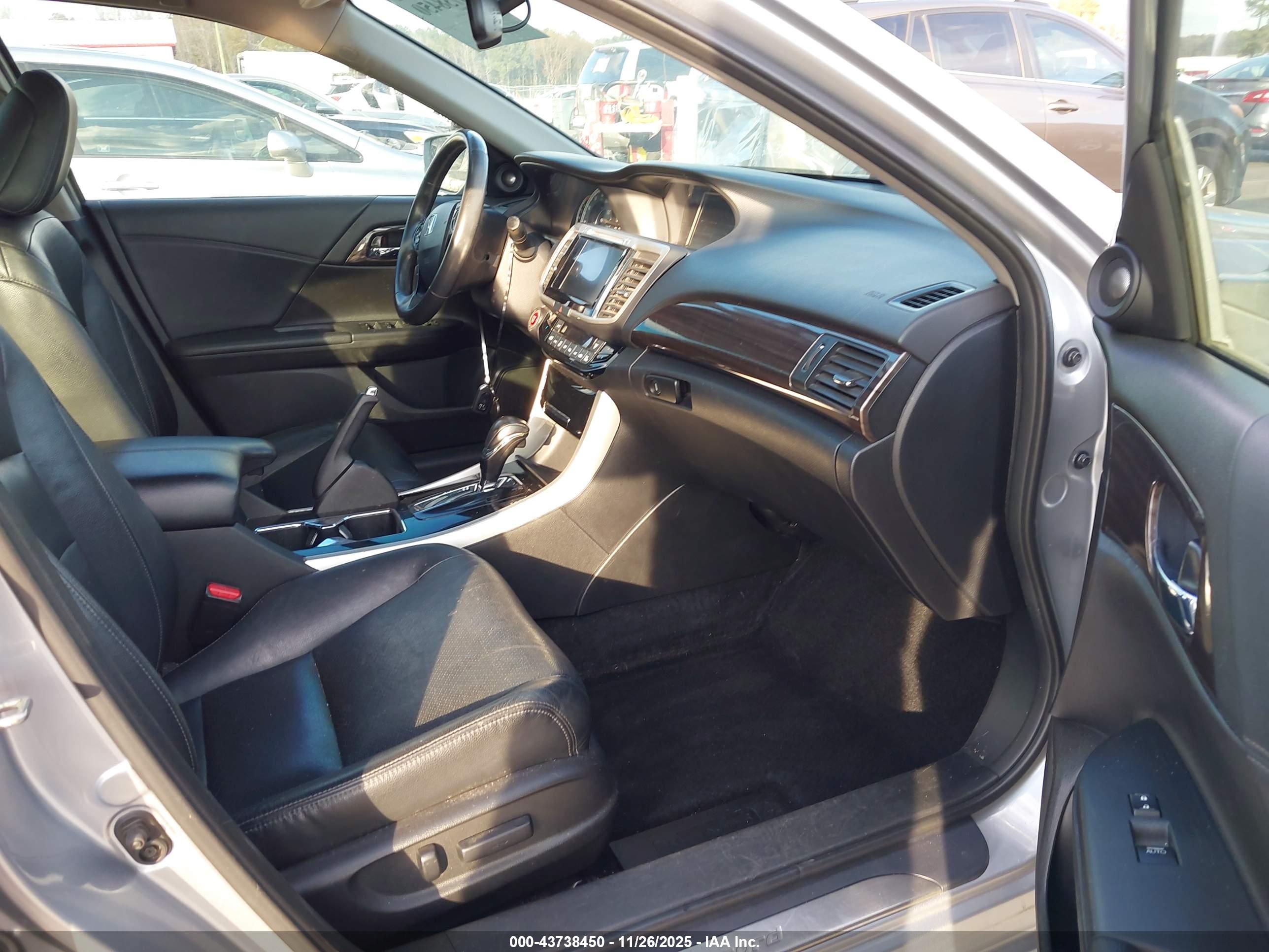 HONDA ACCORD image 5
