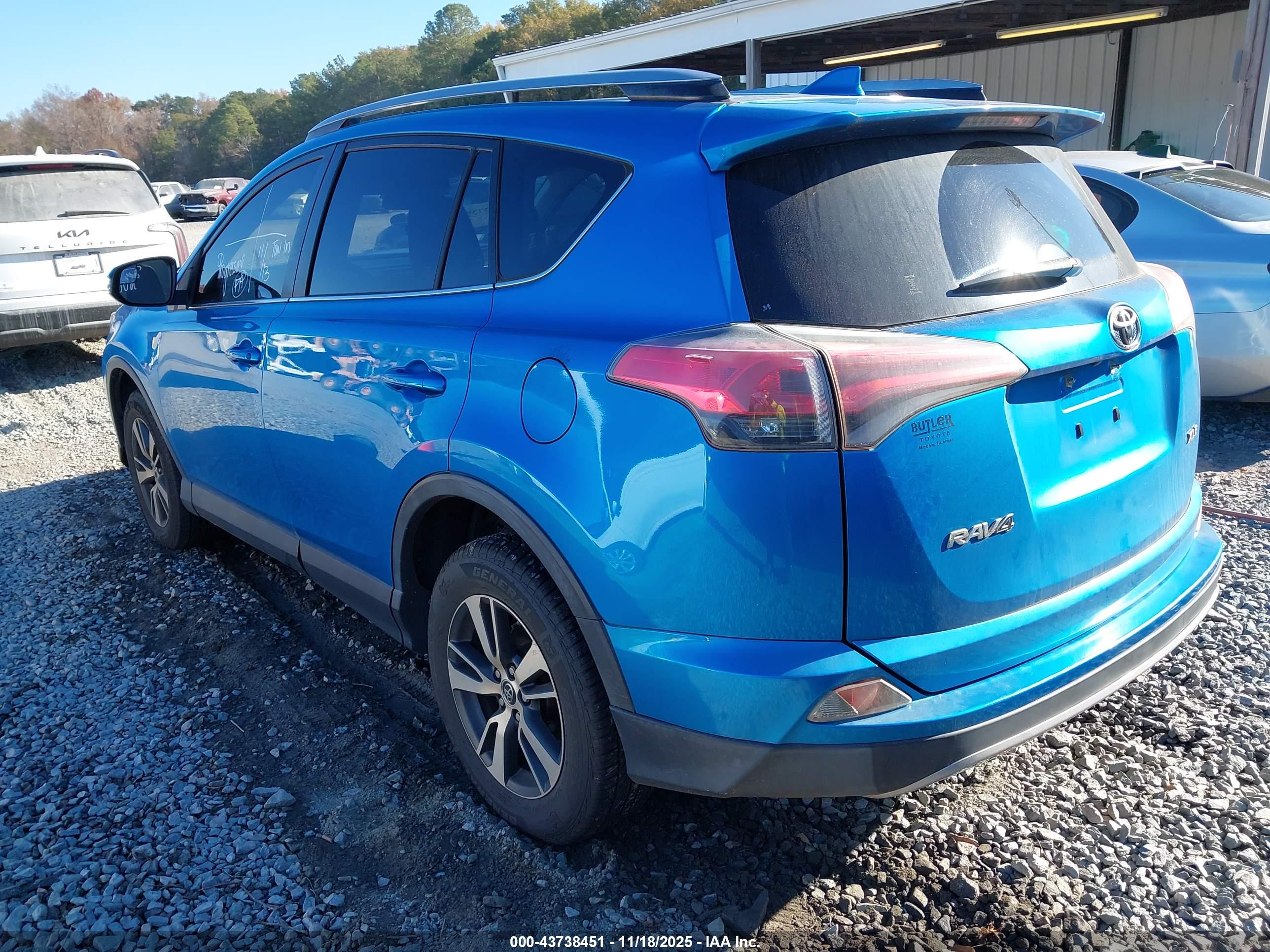 TOYOTA RAV4 image 3