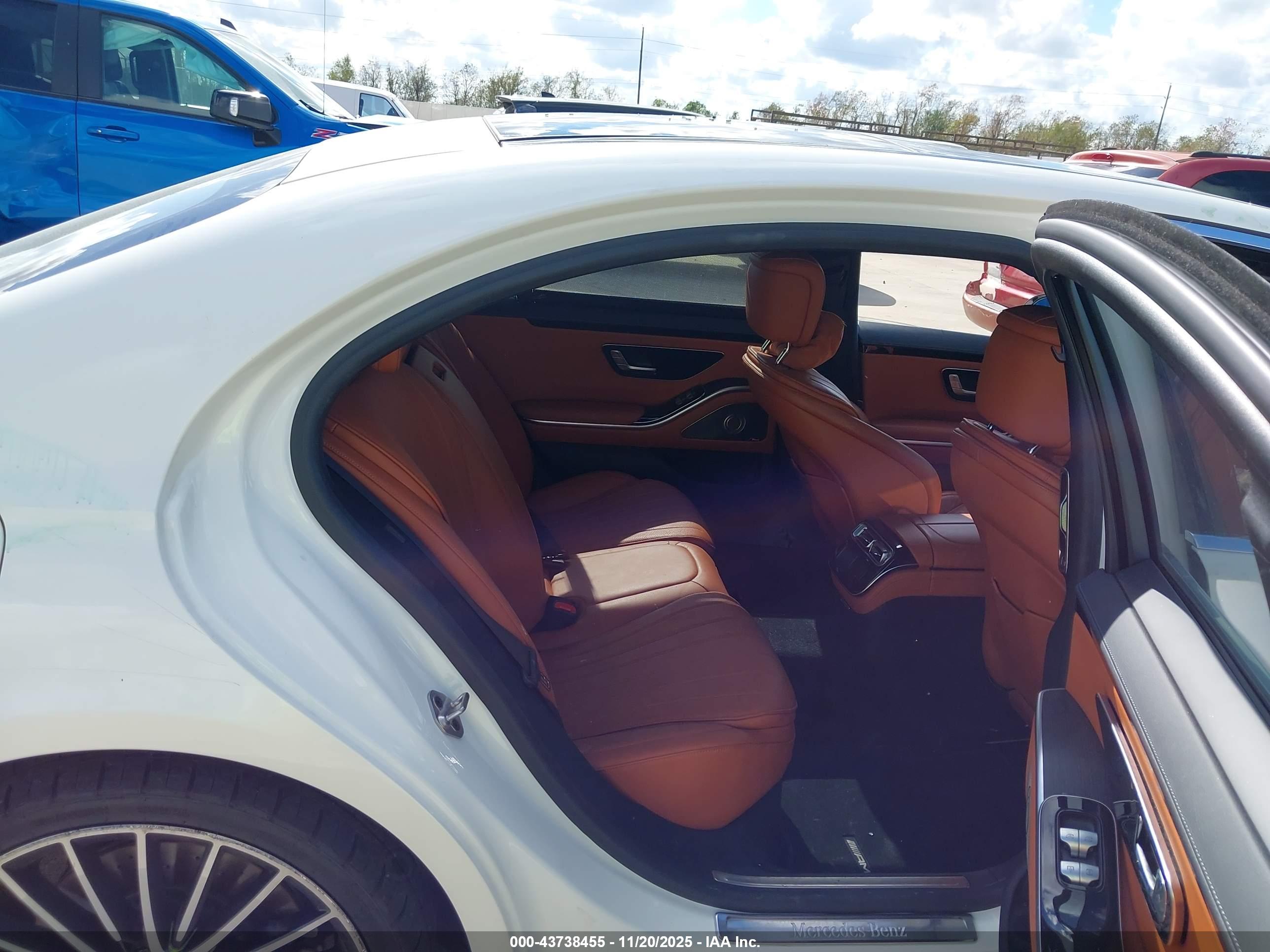 MERCEDES-BENZ S image 8