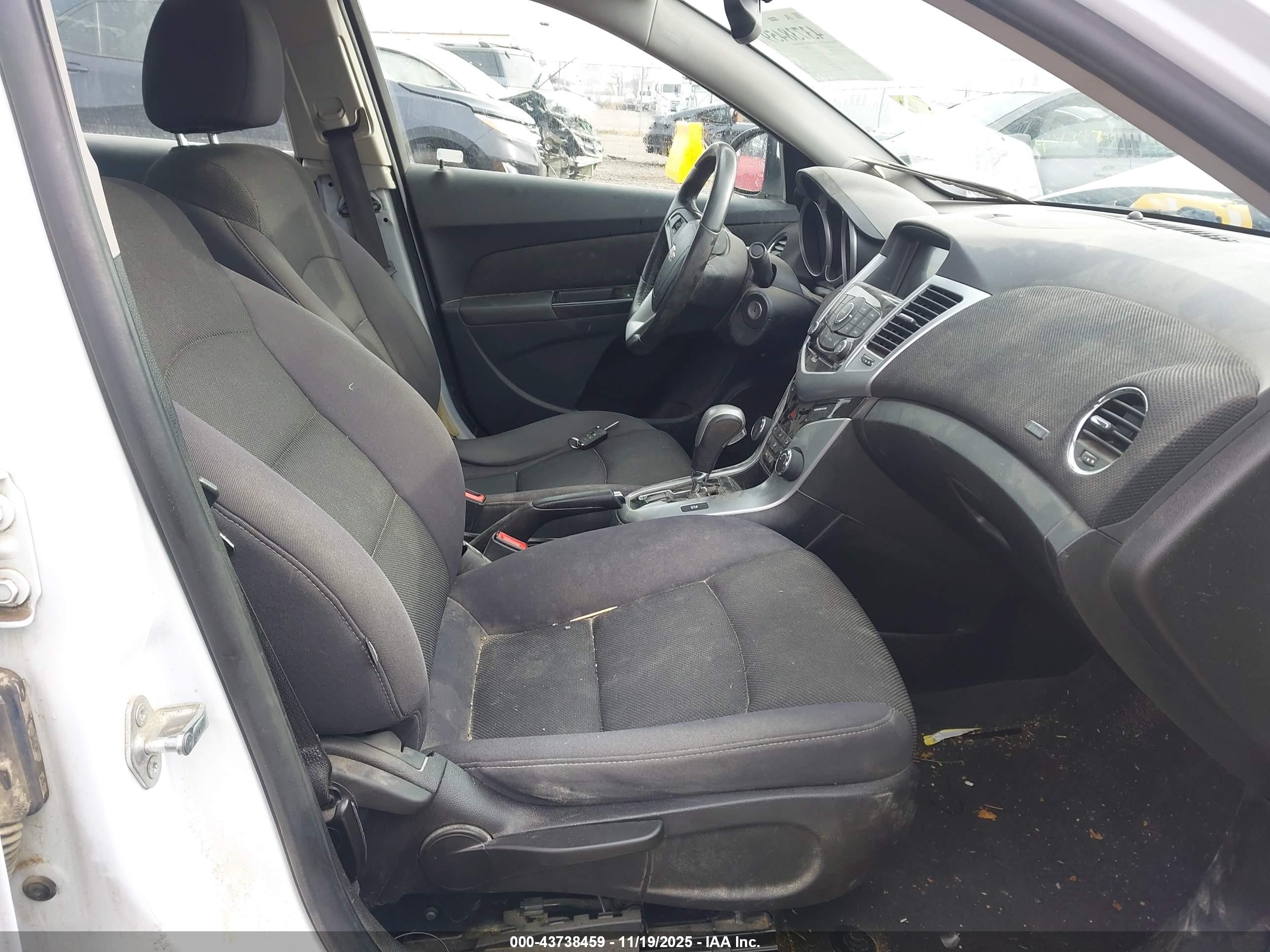 CHEVROLET CRUZE image 5