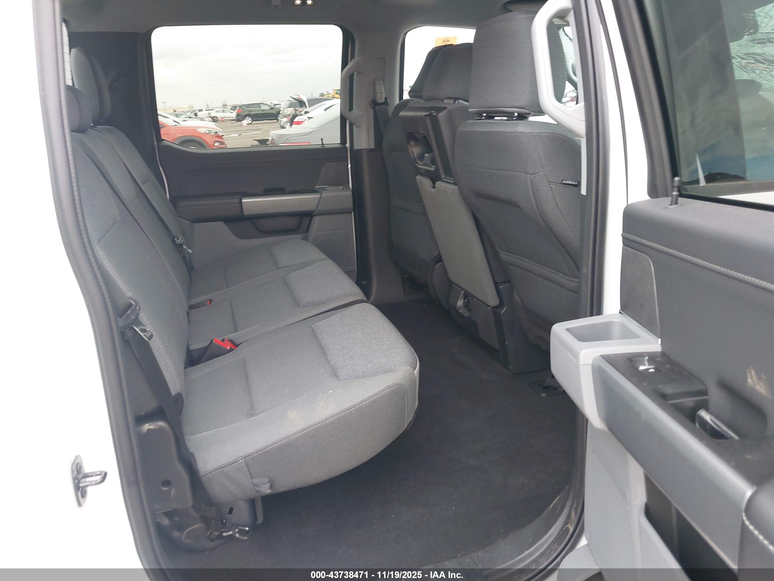 FORD F-150 image 8