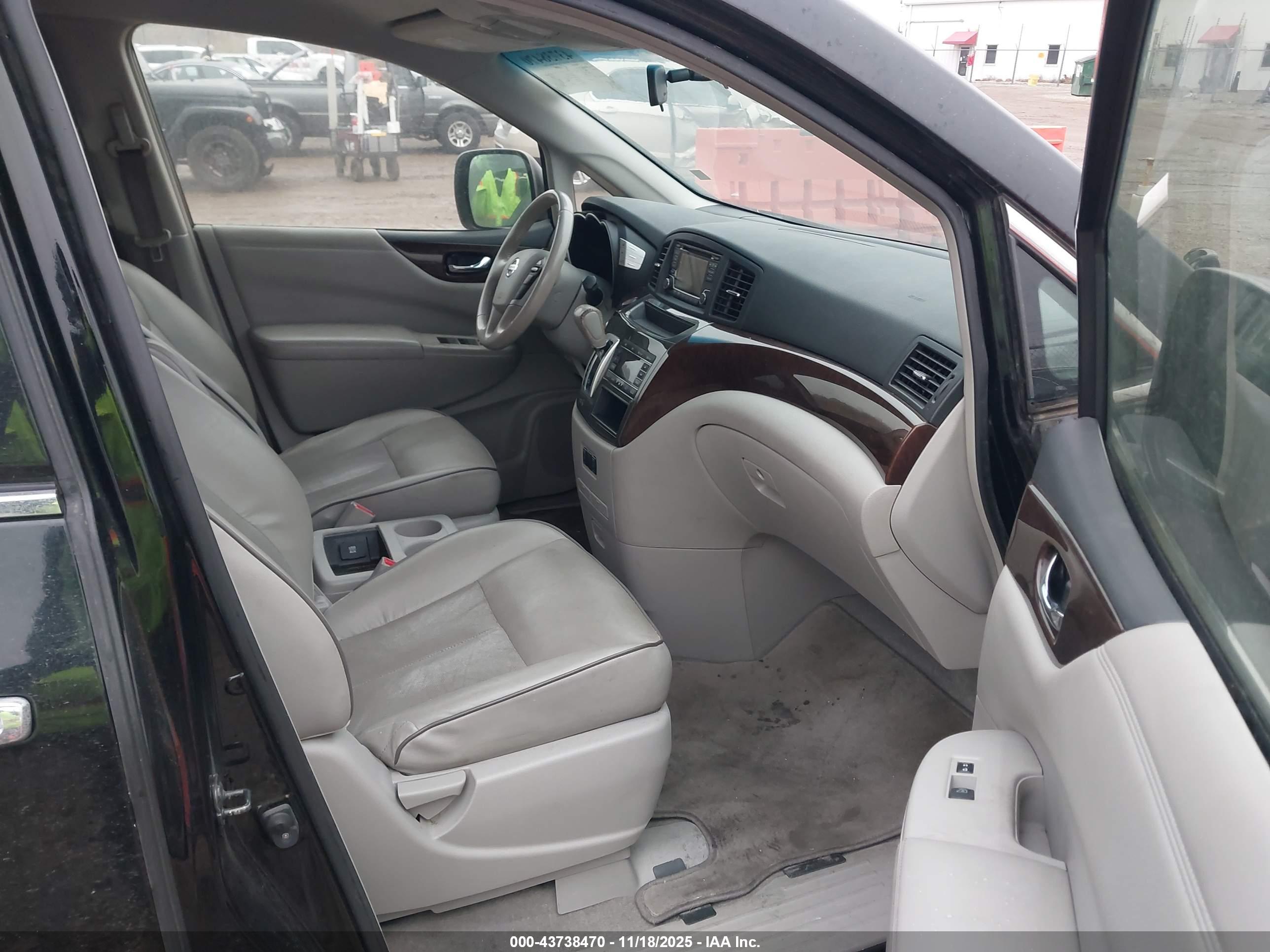 NISSAN QUEST image 5