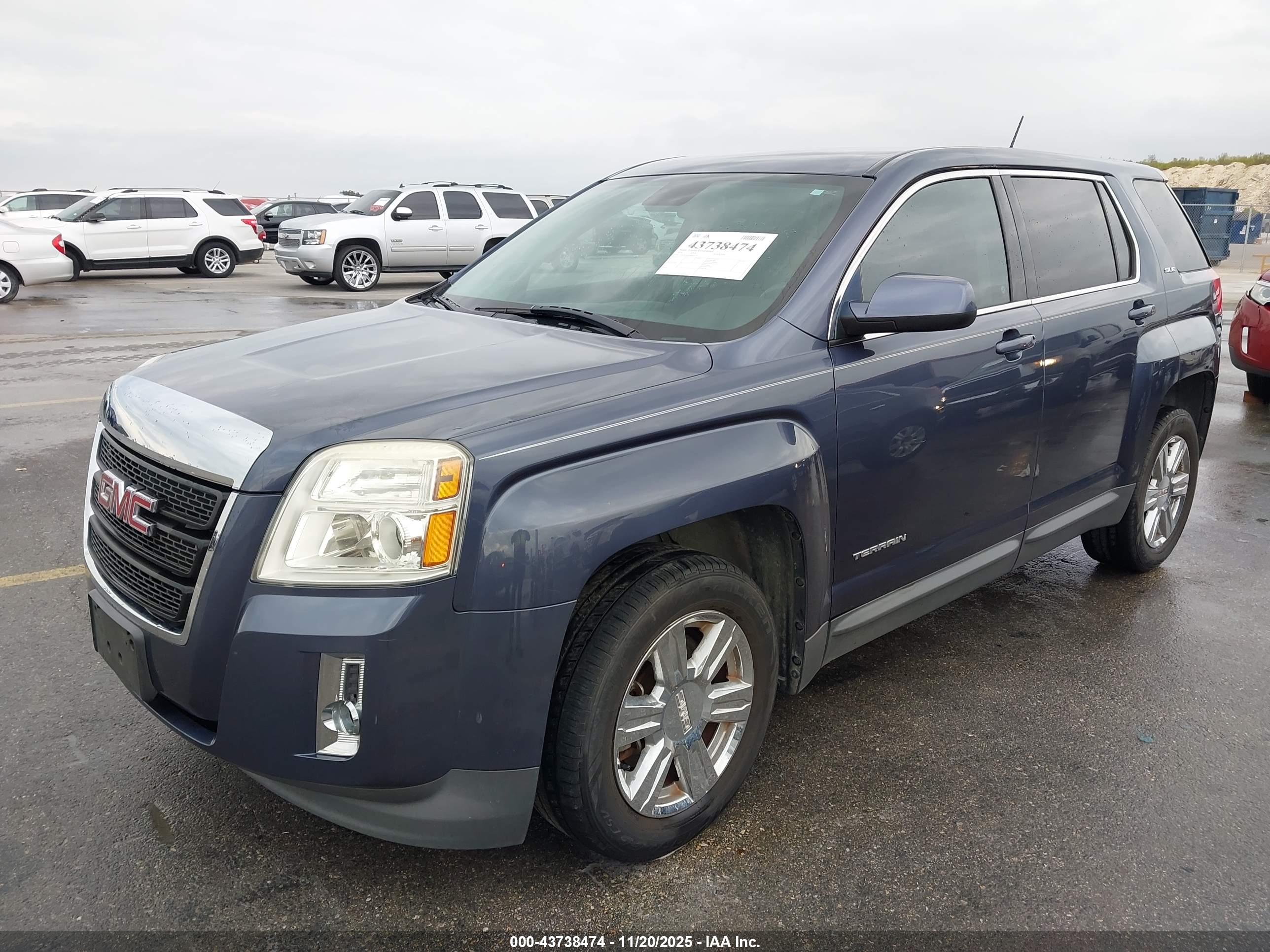 GMC TERRAIN image 2