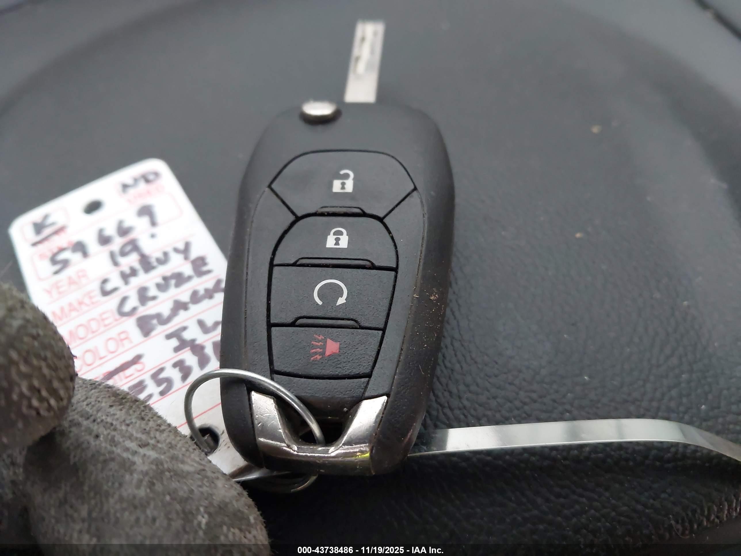 CHEVROLET CRUZE image 11