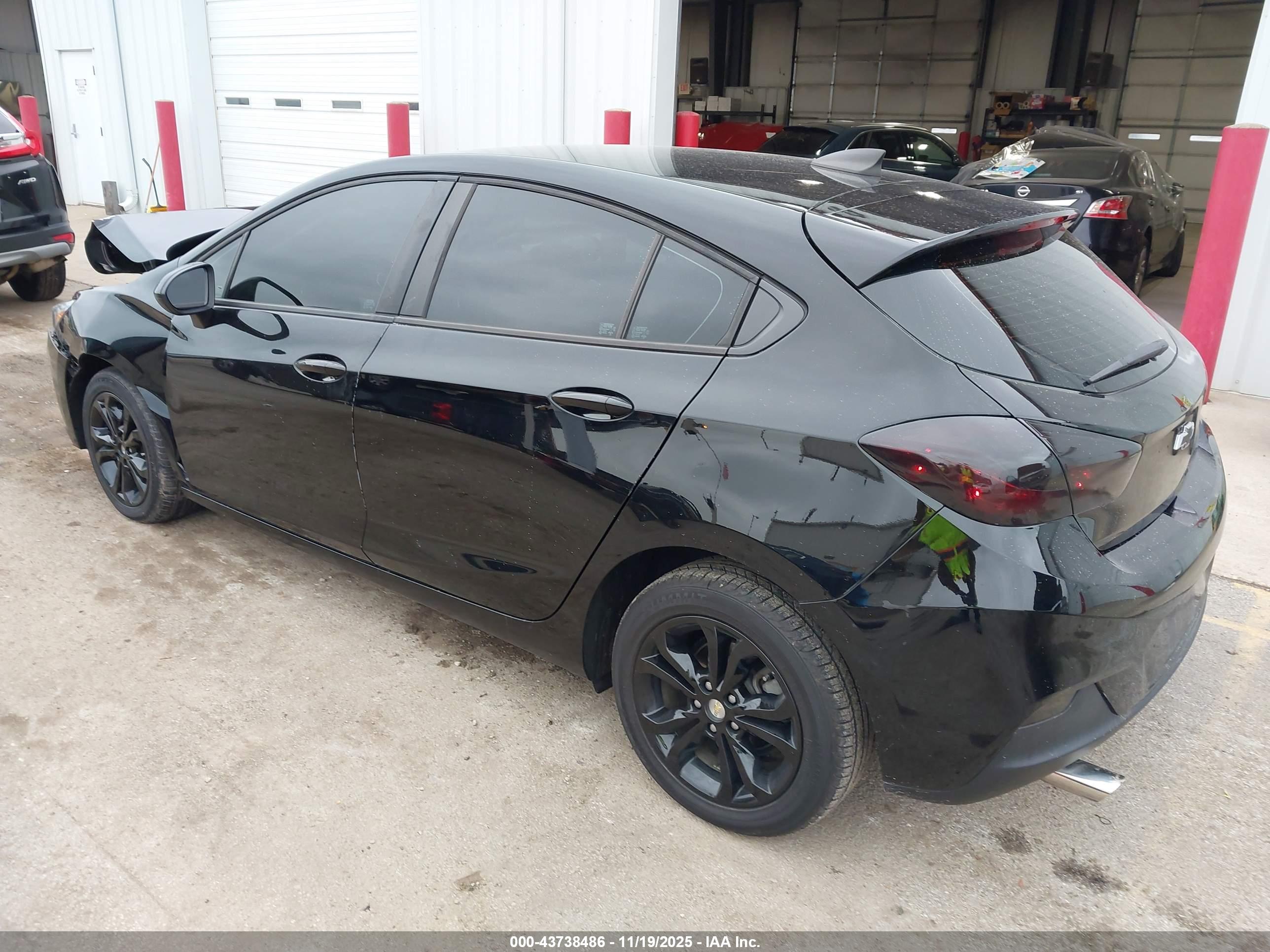 CHEVROLET CRUZE image 3