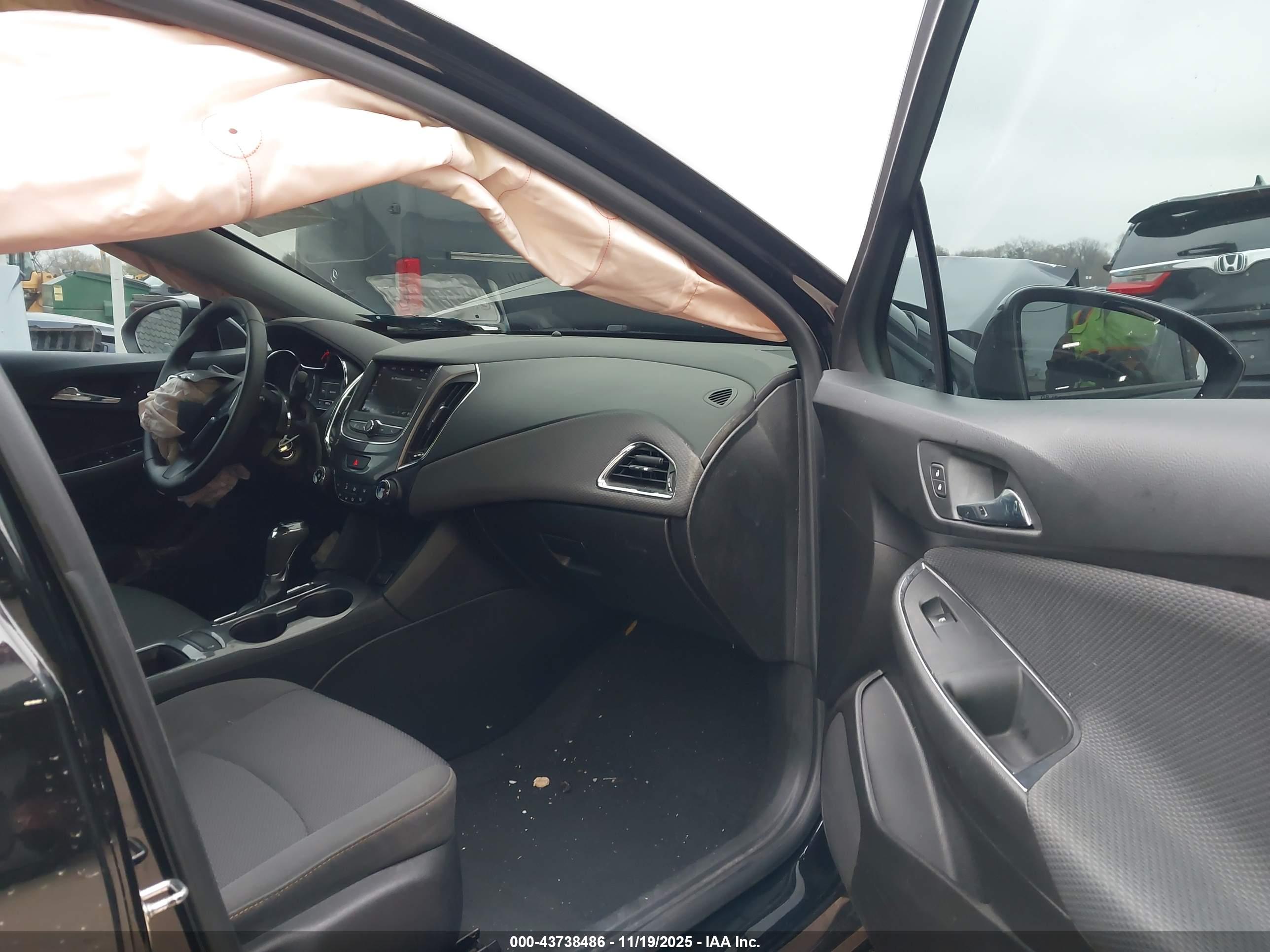 CHEVROLET CRUZE image 5