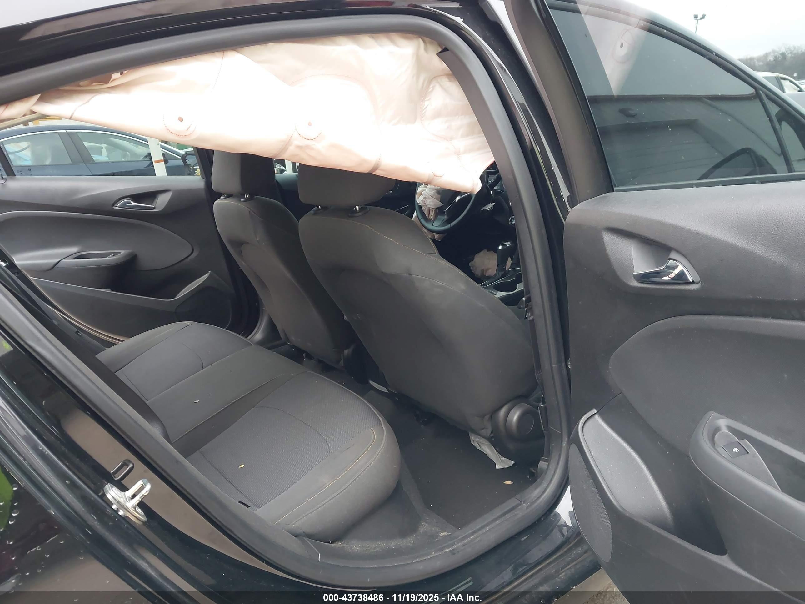 CHEVROLET CRUZE image 8