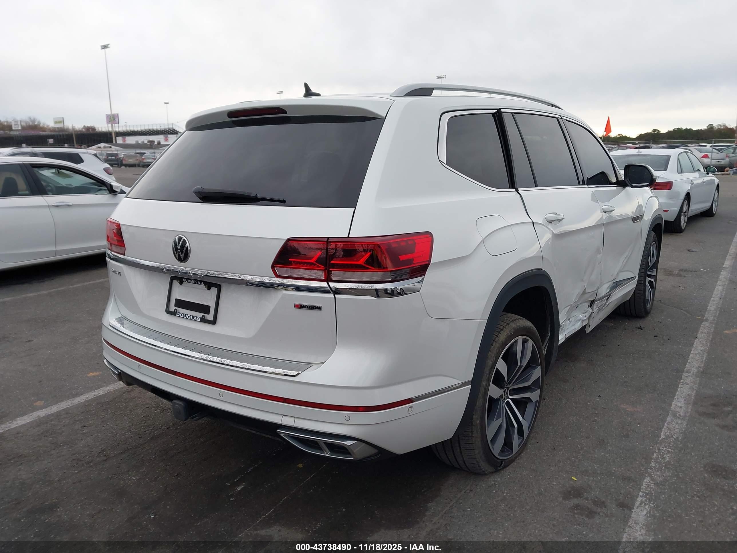 VOLKSWAGEN ATLAS image 4
