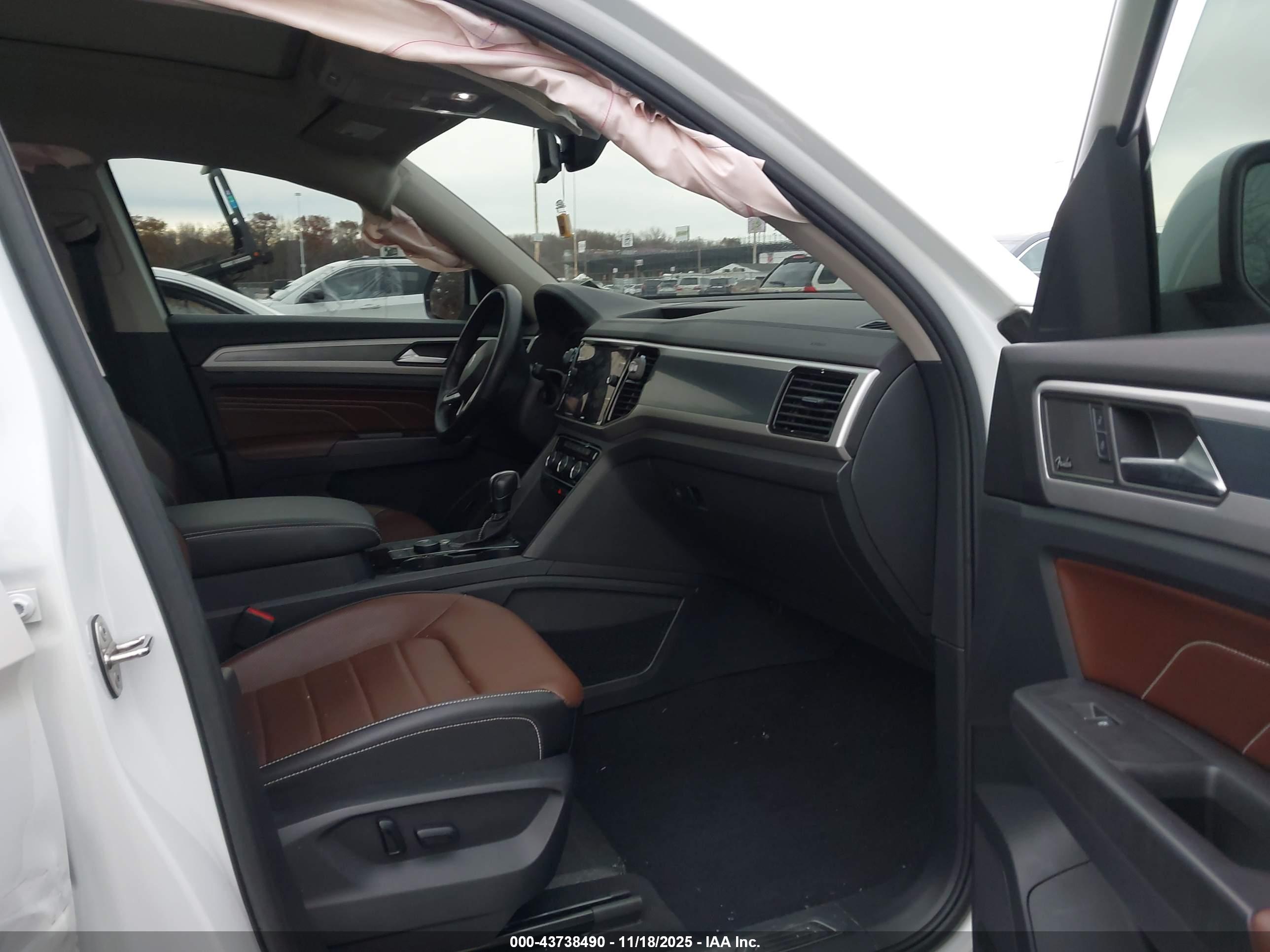 VOLKSWAGEN ATLAS image 5