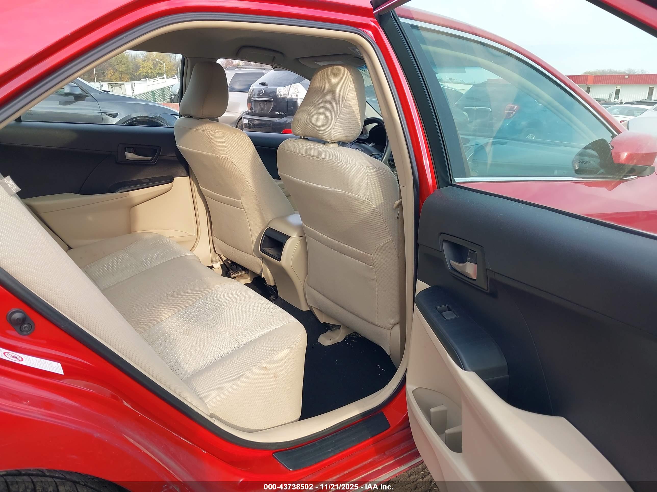 TOYOTA CAMRY image 8