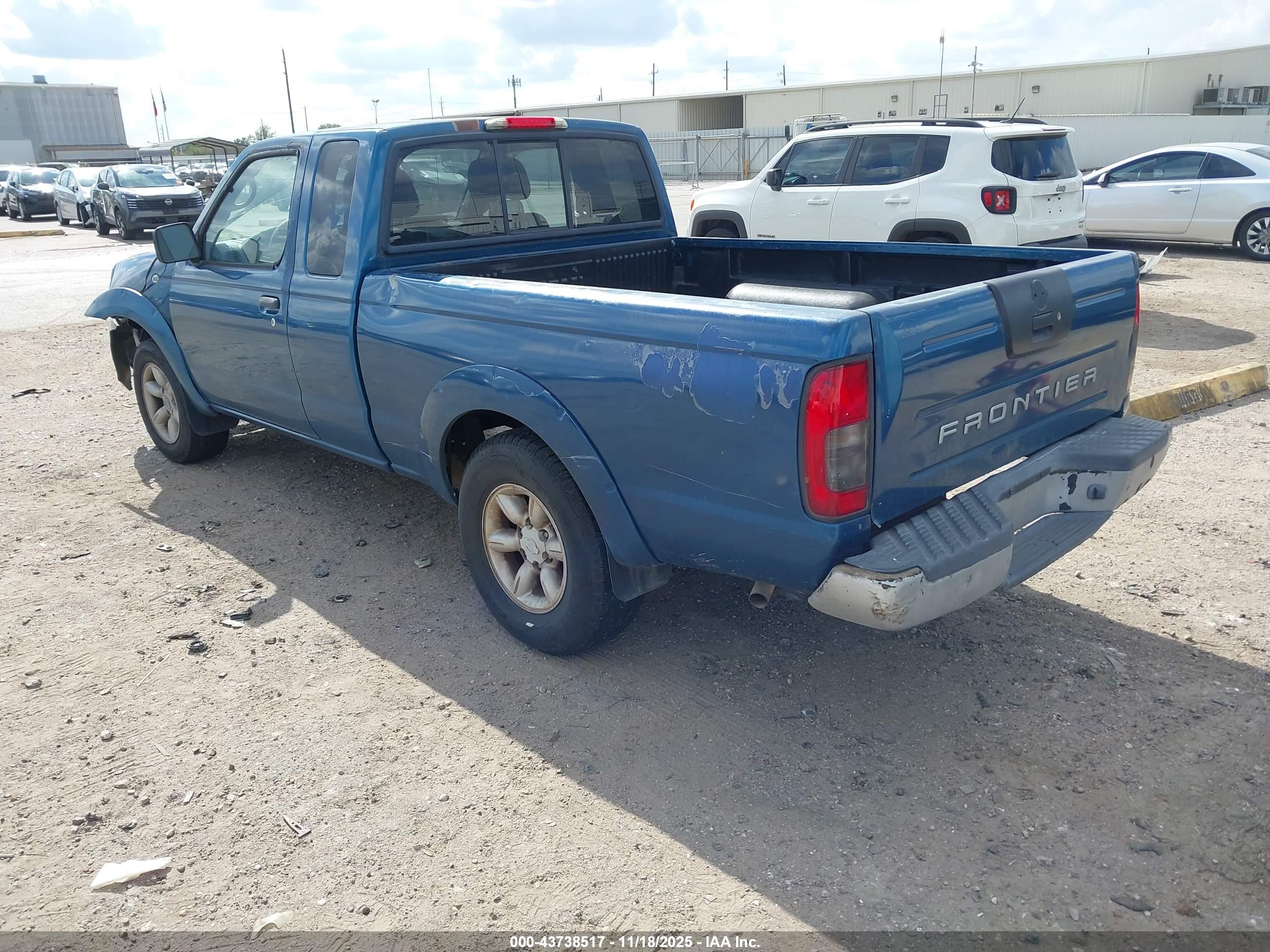 NISSAN FRONTIER image 3