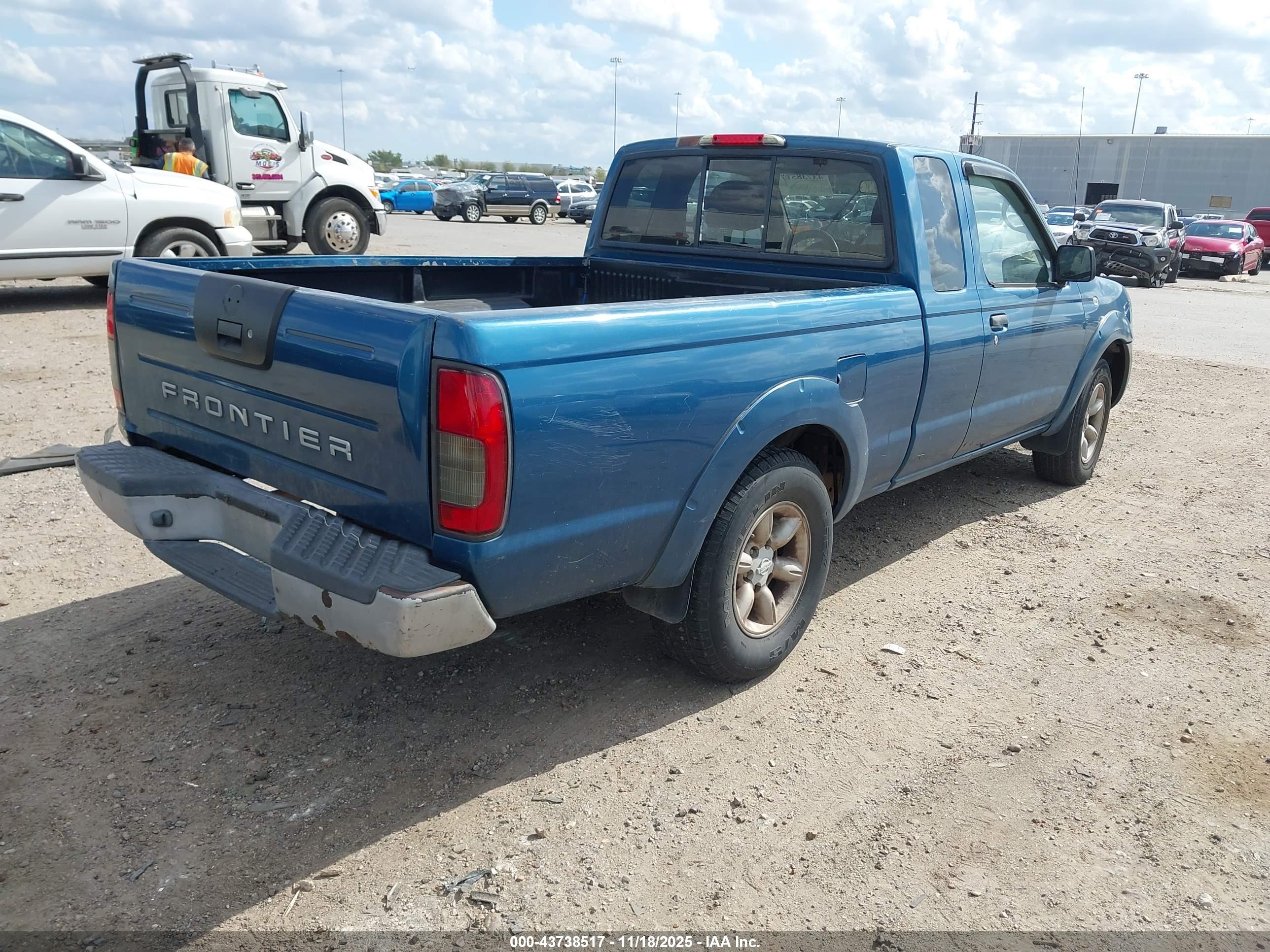 NISSAN FRONTIER image 4