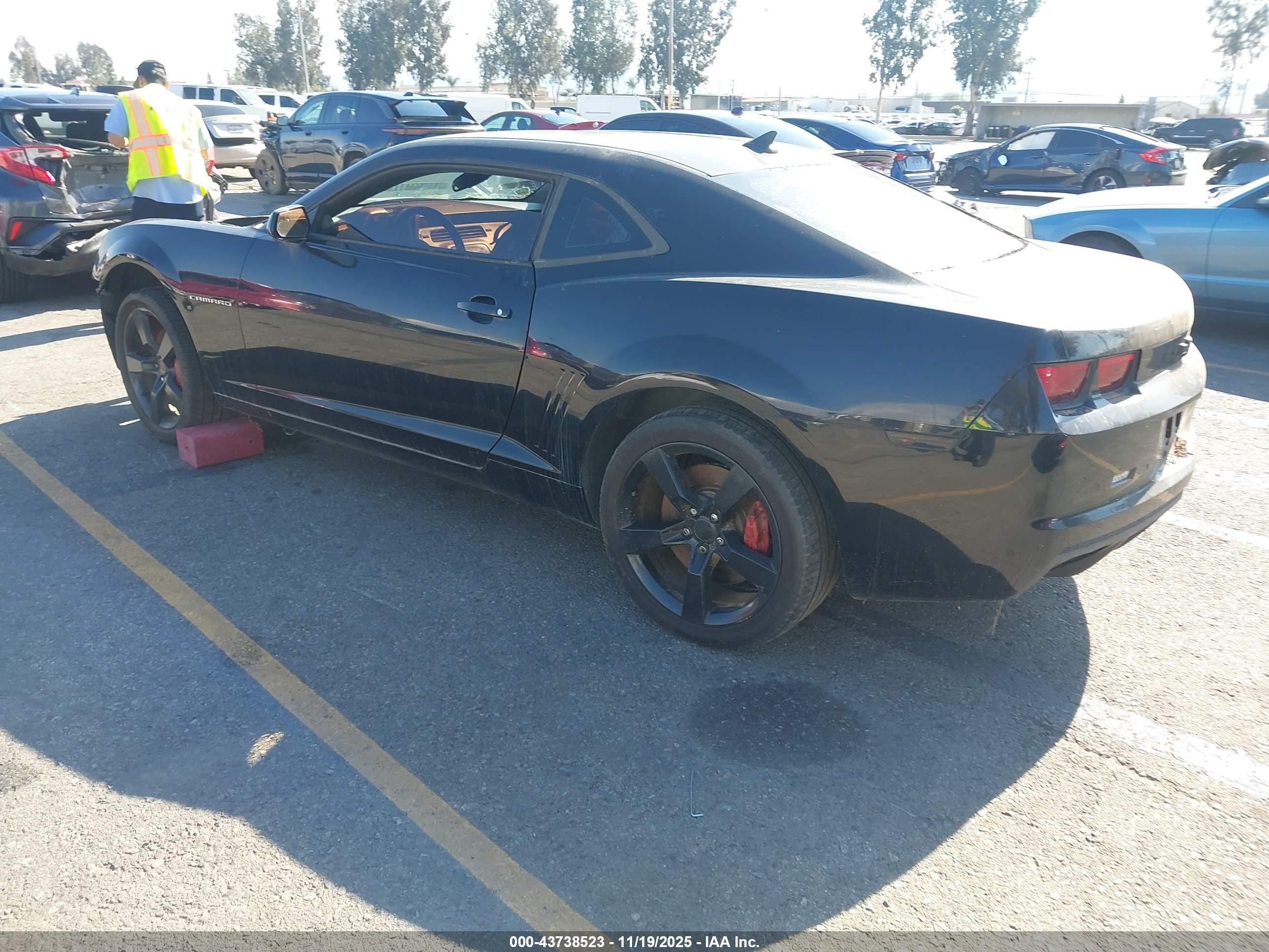 CHEVROLET CAMARO image 3